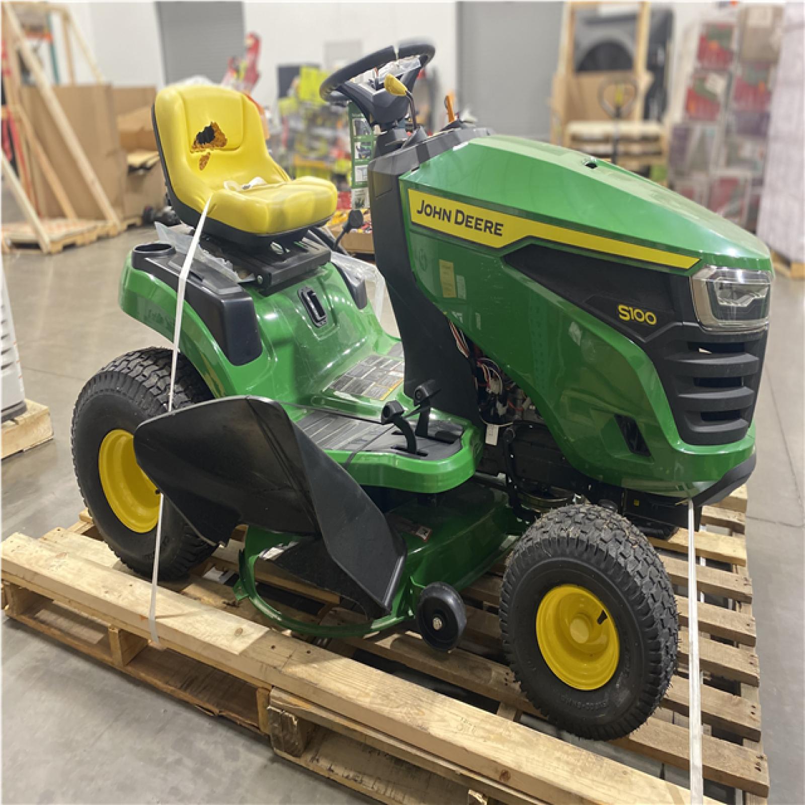 Dallas Location - As-Is John Deere S100 - Lawn Tractors