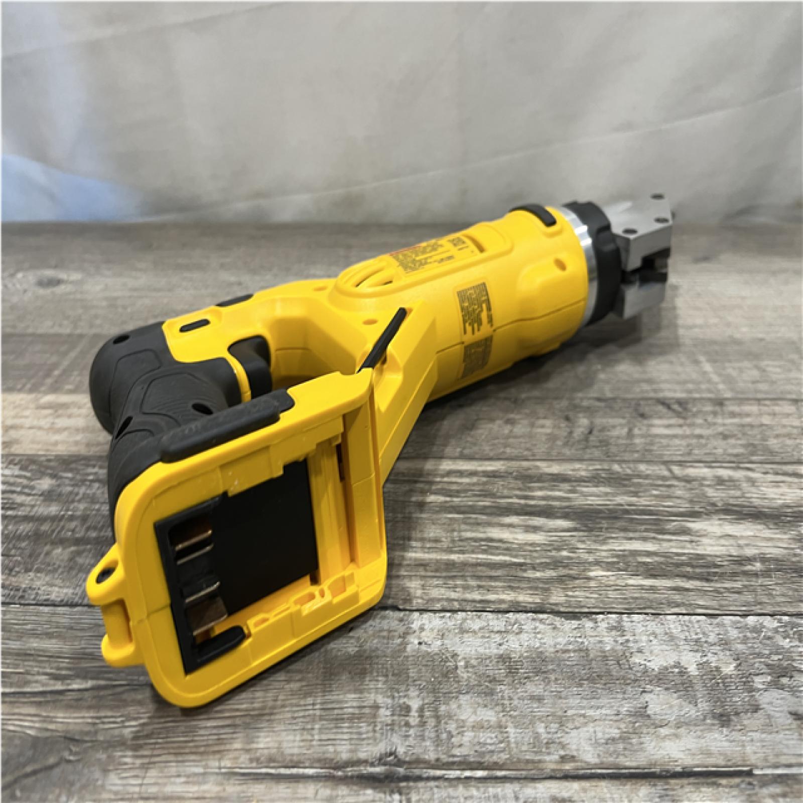 AS-IS DEWALT 20V MAX Cordless 18-Gauge Swivel Head Shears (Tool Only)