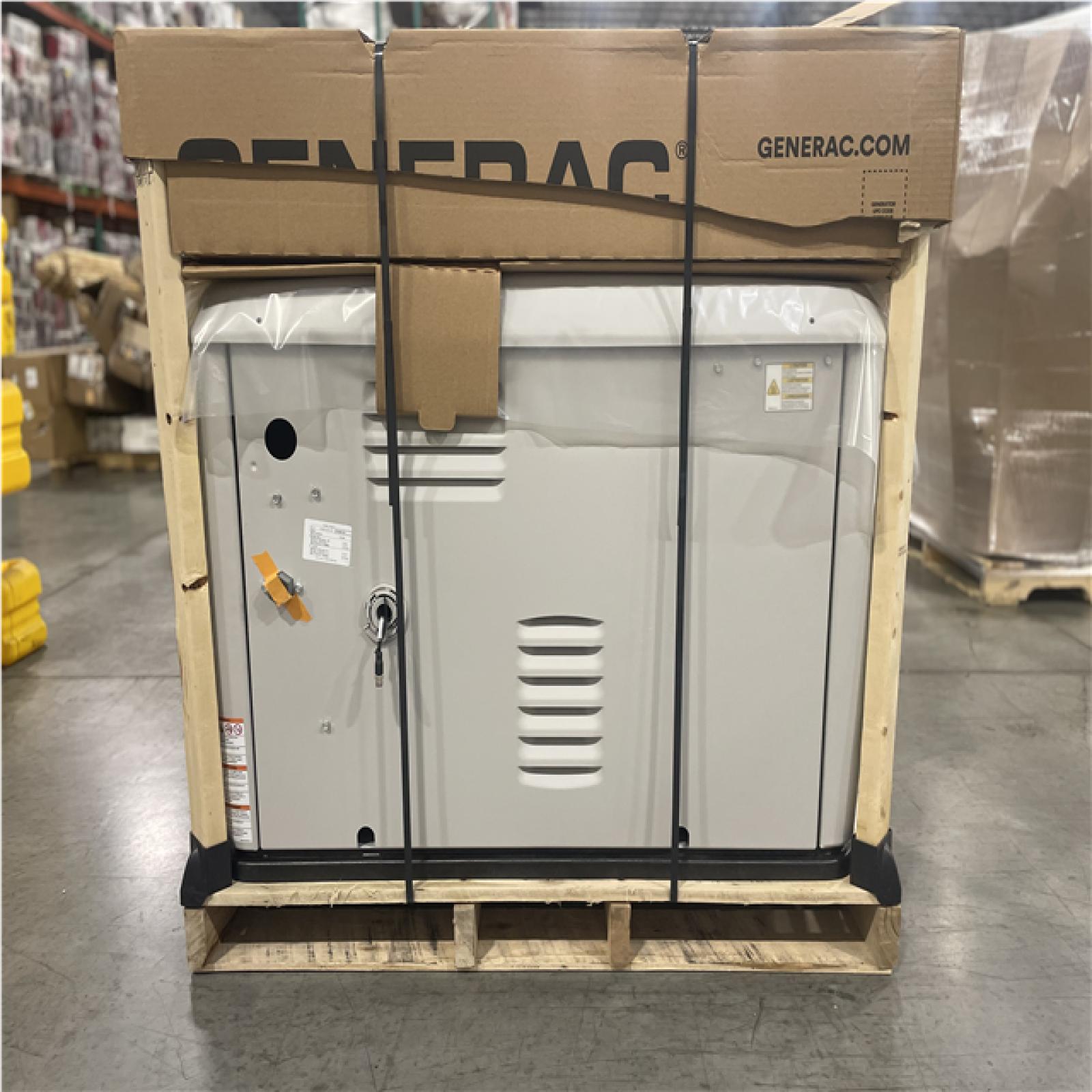DALLAS LOCATION- GENERAC 26kW Air-Cooled Auto Start Natural Gas or Propane Generator and 200 Amp Transfer Switch w/ Smart Monitoring