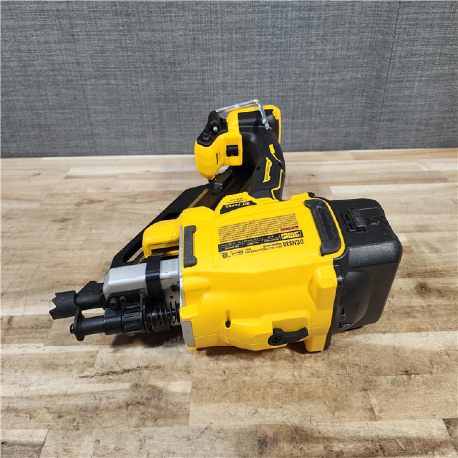 HOUSTON LOCATION - AS-IS DEWALT 20V 30 Degree Cordless Framing Nailer (Tool-Only)