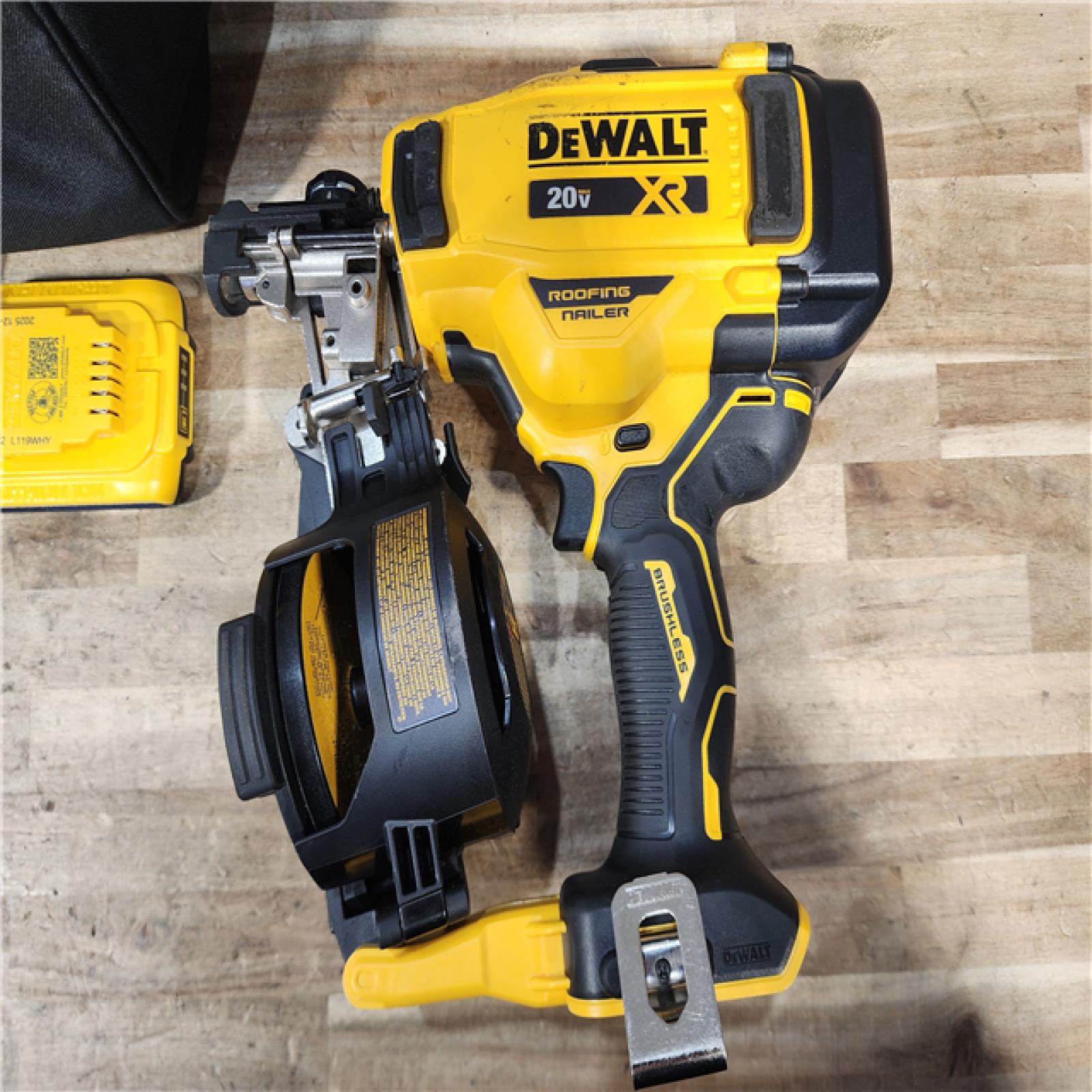 HOUSTON LOCATION - AS - IS DEWALT 20V MAX Roofing Nailer And Charger