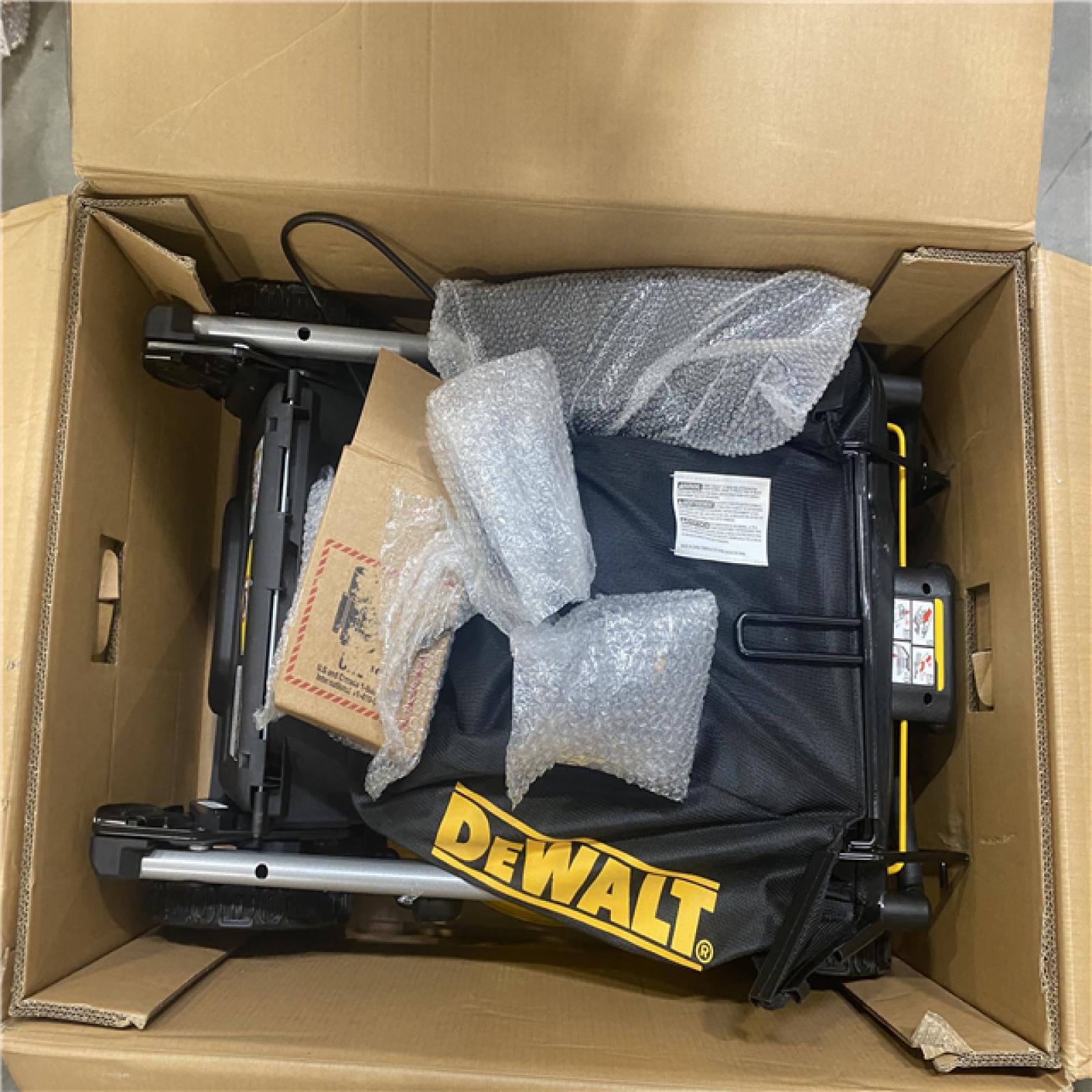 Dallas Location - As-Is 2x20V MAX 21 in. Cordless Battery Powered Push Lawn Mower Kit with (2) 10 Ah Batteries and Chargers