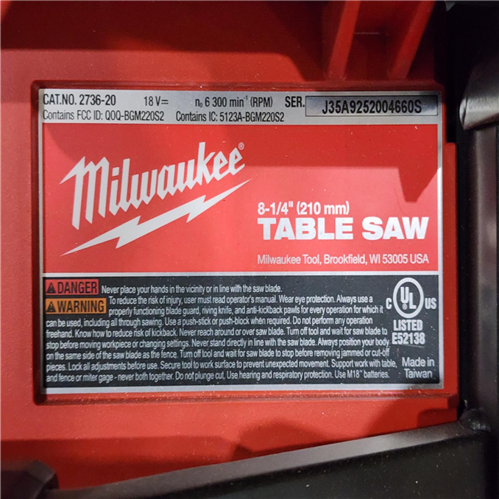 HOUSTON LOCATION - AS-IS Milwaukee M18 FUEL ONE-KEY 18-Volt Lithium-Ion Brushless Cordless 8-1/4 in. Table Saw W/ CHARGER