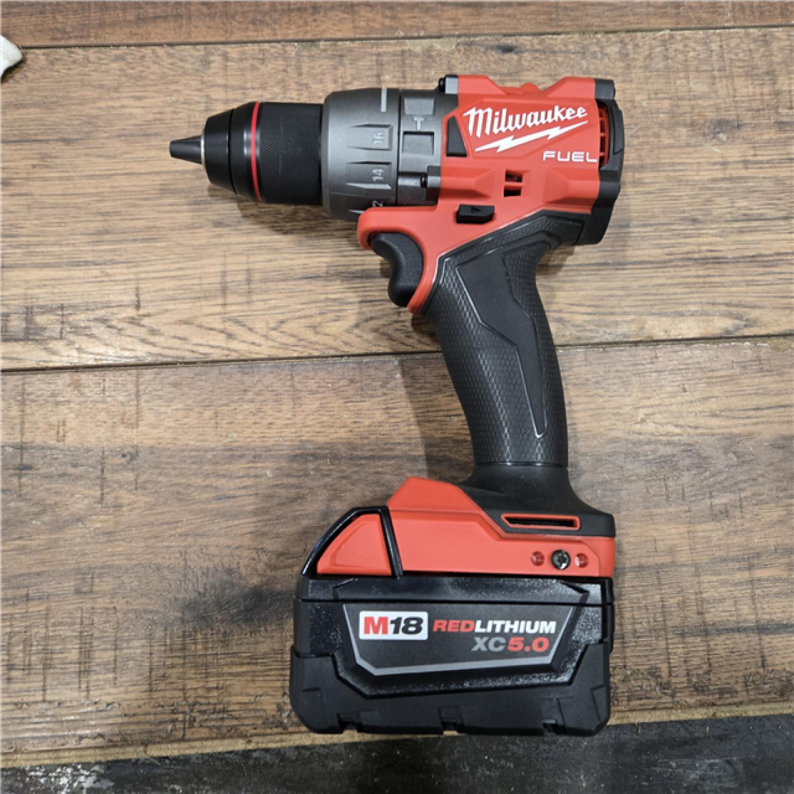 GOOD- MILWAUKEE FUEL 18V Lithium-Ion Brushless Cordless Hammer Drill and Impact Driver Combo Kit (2-Tool) with 2 Batteries