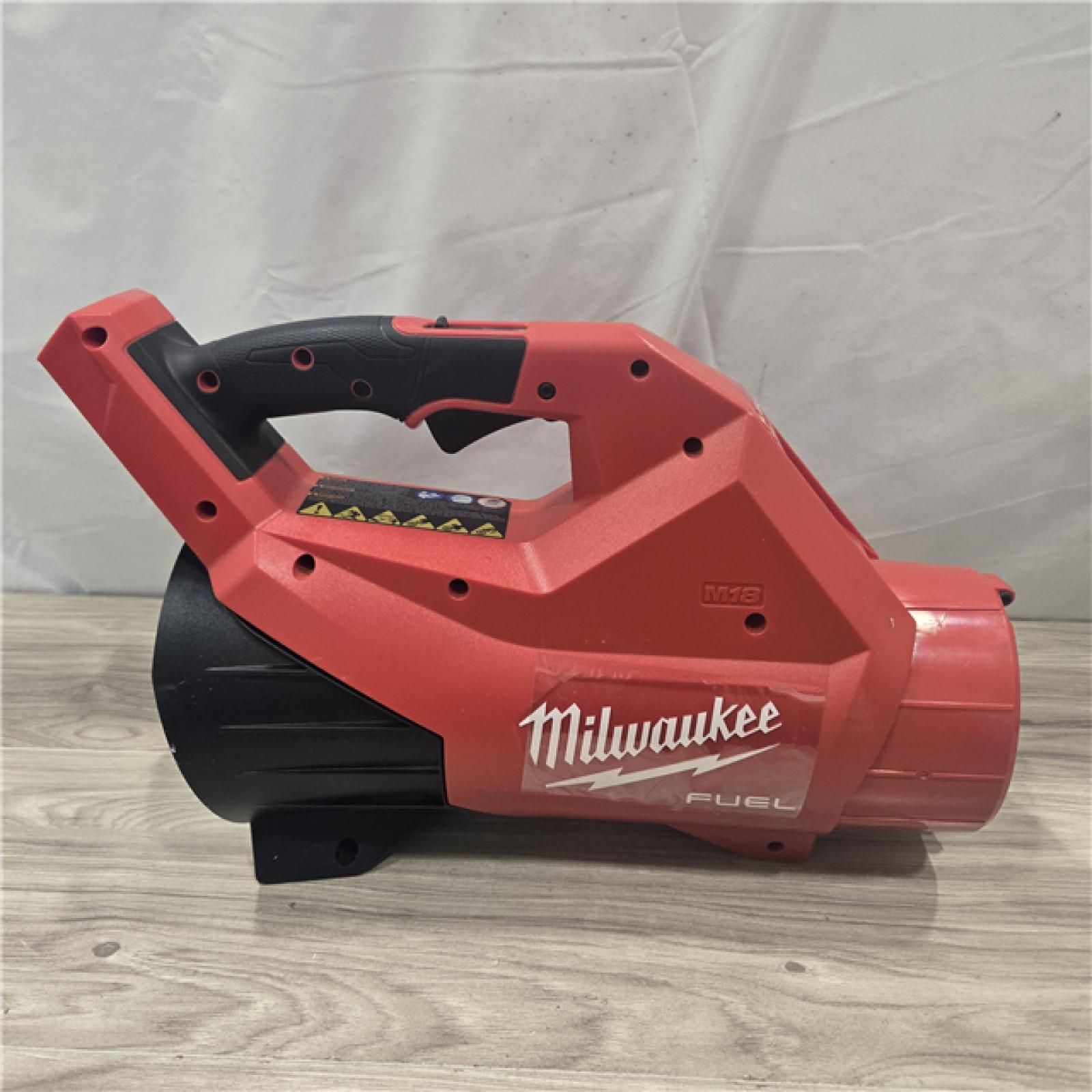AS-IS Milwaukee M18 FUEL Blower Kit 3017-21HD