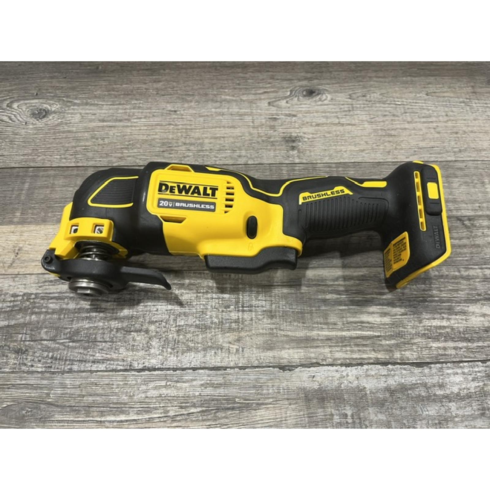 AS-IS DEWALT ATOMIC 20V MAX Cordless Brushless Oscillating Multi Tool Kit