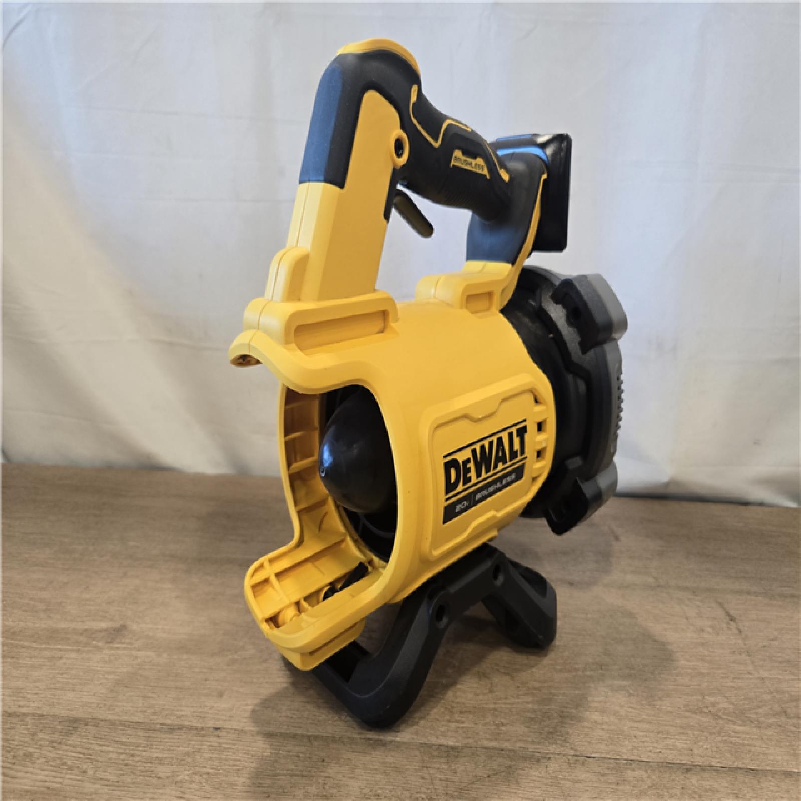 AS-IS DEWALT 20V MAX* XR Cordless Handheld Blower Kit