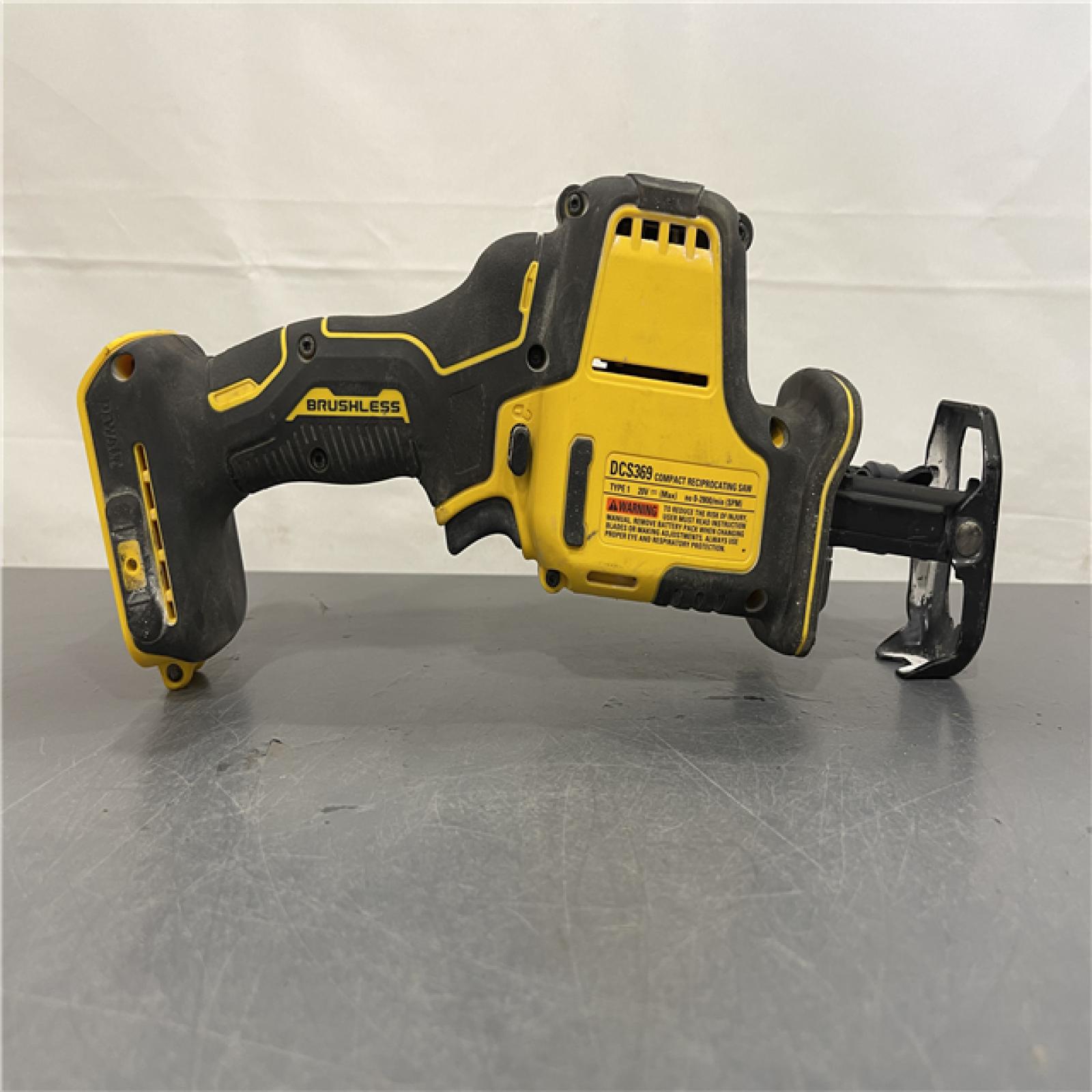 AS-IS - Dewalt ATOMIC 20V MAX Cordless Brushless Compact Reciprocating Saw