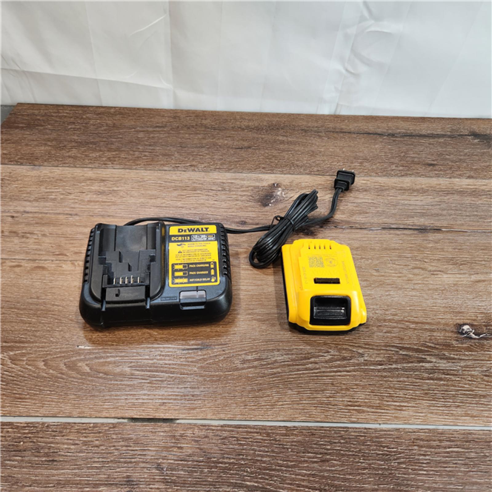 AS-IS DEWALT 20-Volt MAX Lithium-Ion Cordless Brushless Oscillating Tool Kit with (1) 2.0Ah Battery & Charger