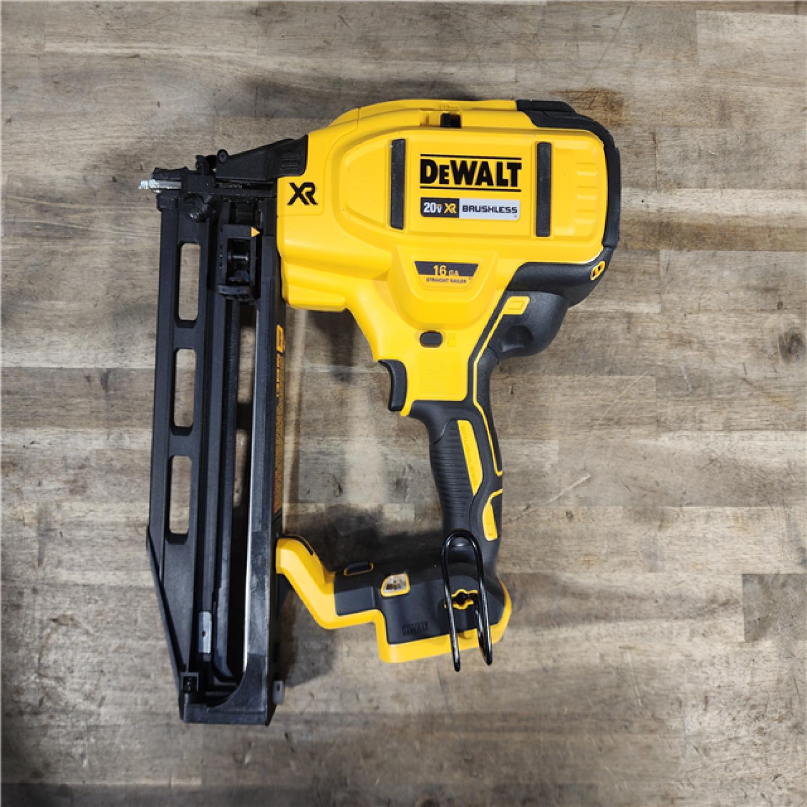 HOUSTON LOCATION - AS-IS DEWALT 20V MAX XR 16-Gauge Lithium-Ion Cordless Finish Nailer (Tool Only)