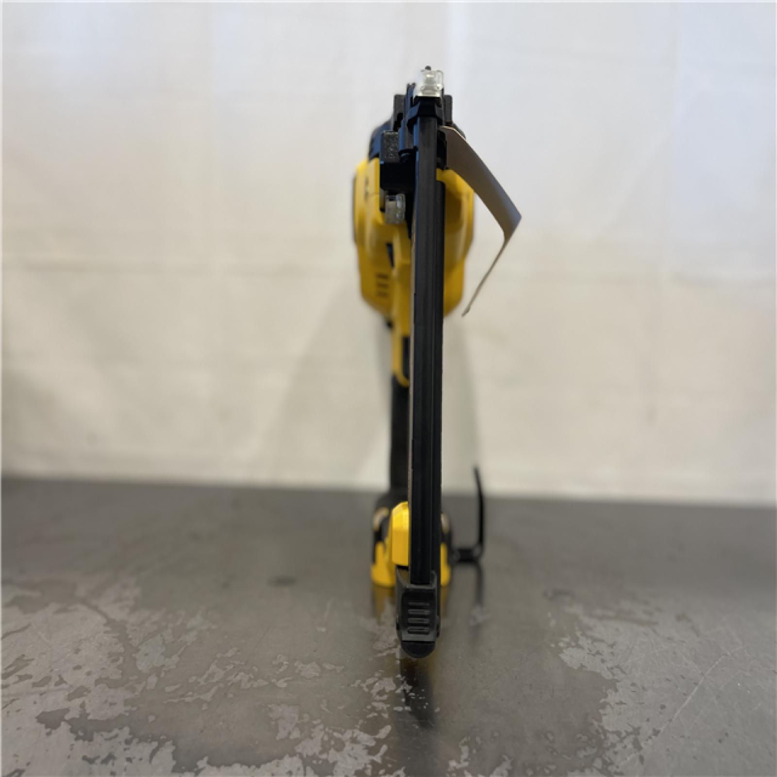 AS-IS- DEWALT 20V MAX XR Lithium-Ion Electric Cordless 18-Gauge Brad Nailer (Tool Only)