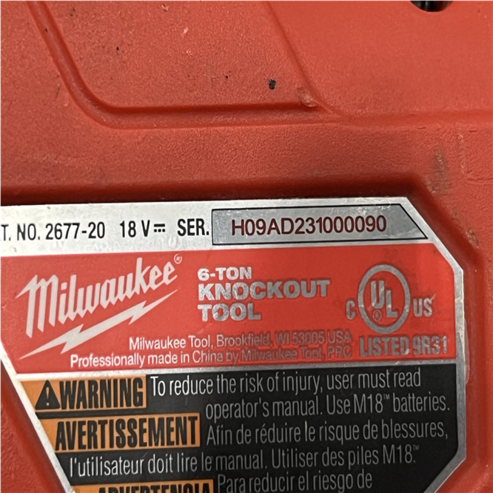 Milwaukee 18V Lithium-Ion Cordless FORCE LOGIC Knockout Tool