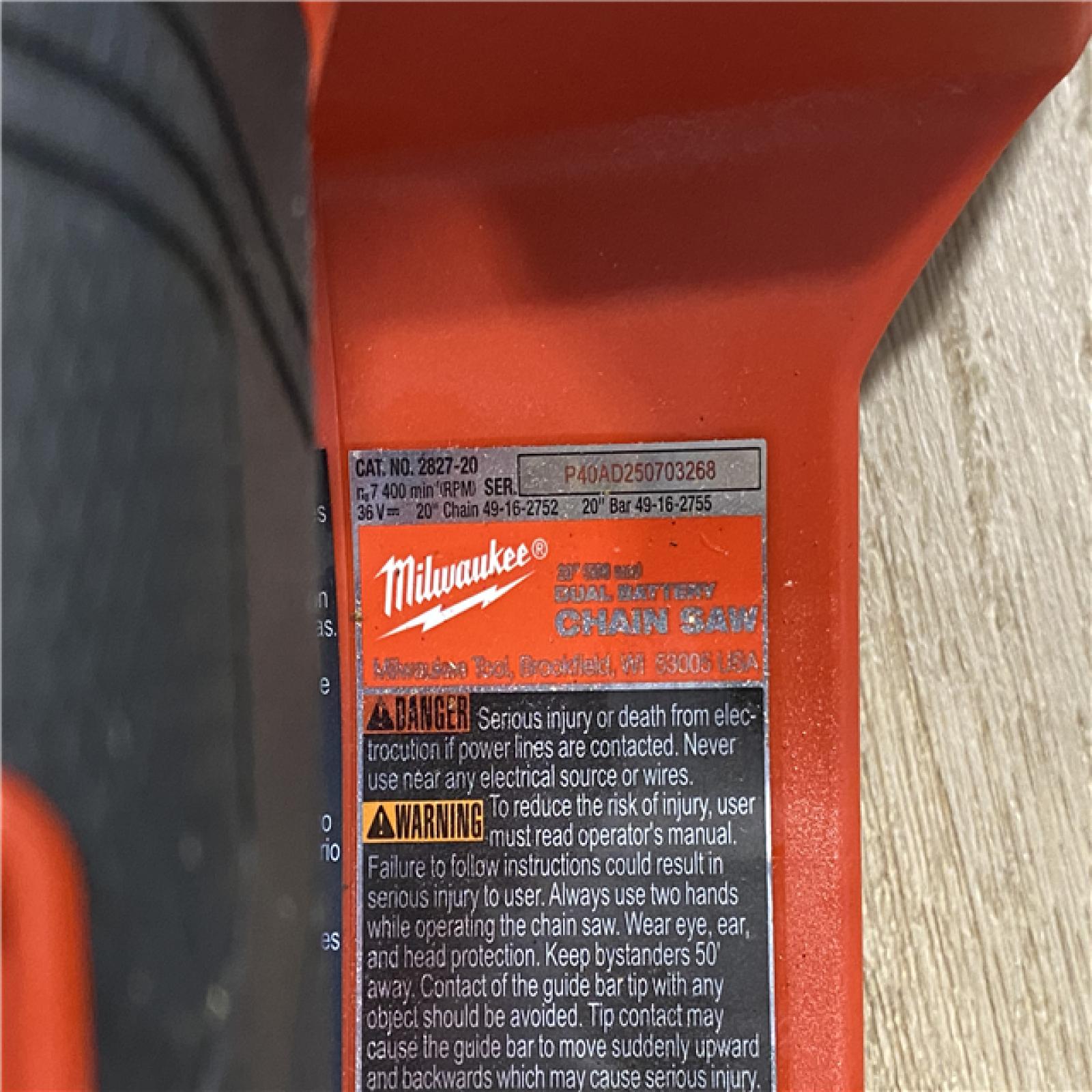 AS-IS Milwaukee FUEL 18V Brushless Cordless 20 in. Dual Battery Chainsaw Kit
