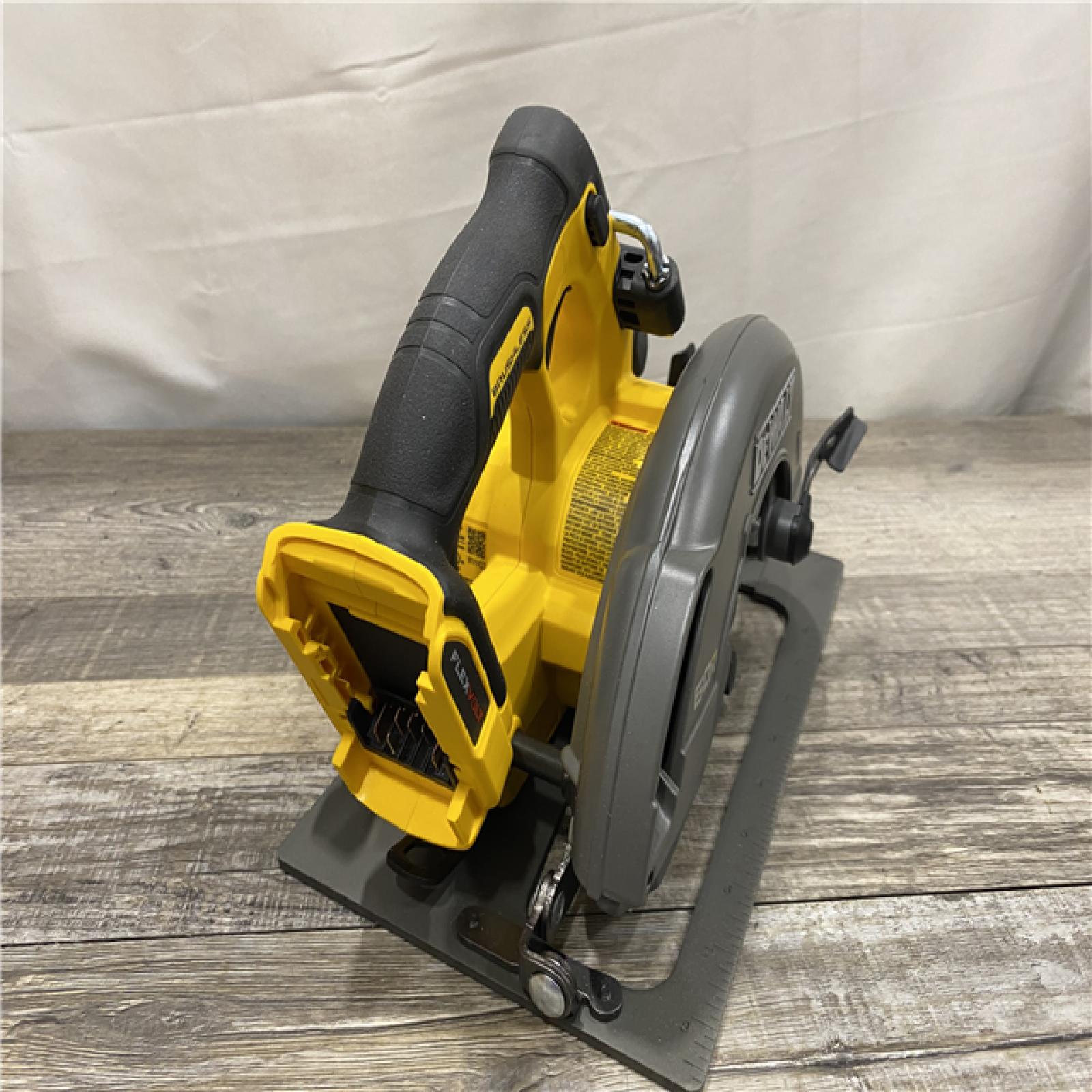 AS-IS DEWALT FLEXVOLT 60V MAX Cordless Brushless 7-1/4 in. Circular Saw with Brake (Tool Only)