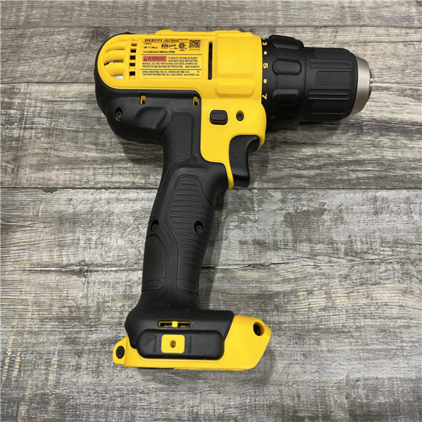 AS-IS DEWALT 20V MAX Cordless 1/2 in. Drill/Driver Kit