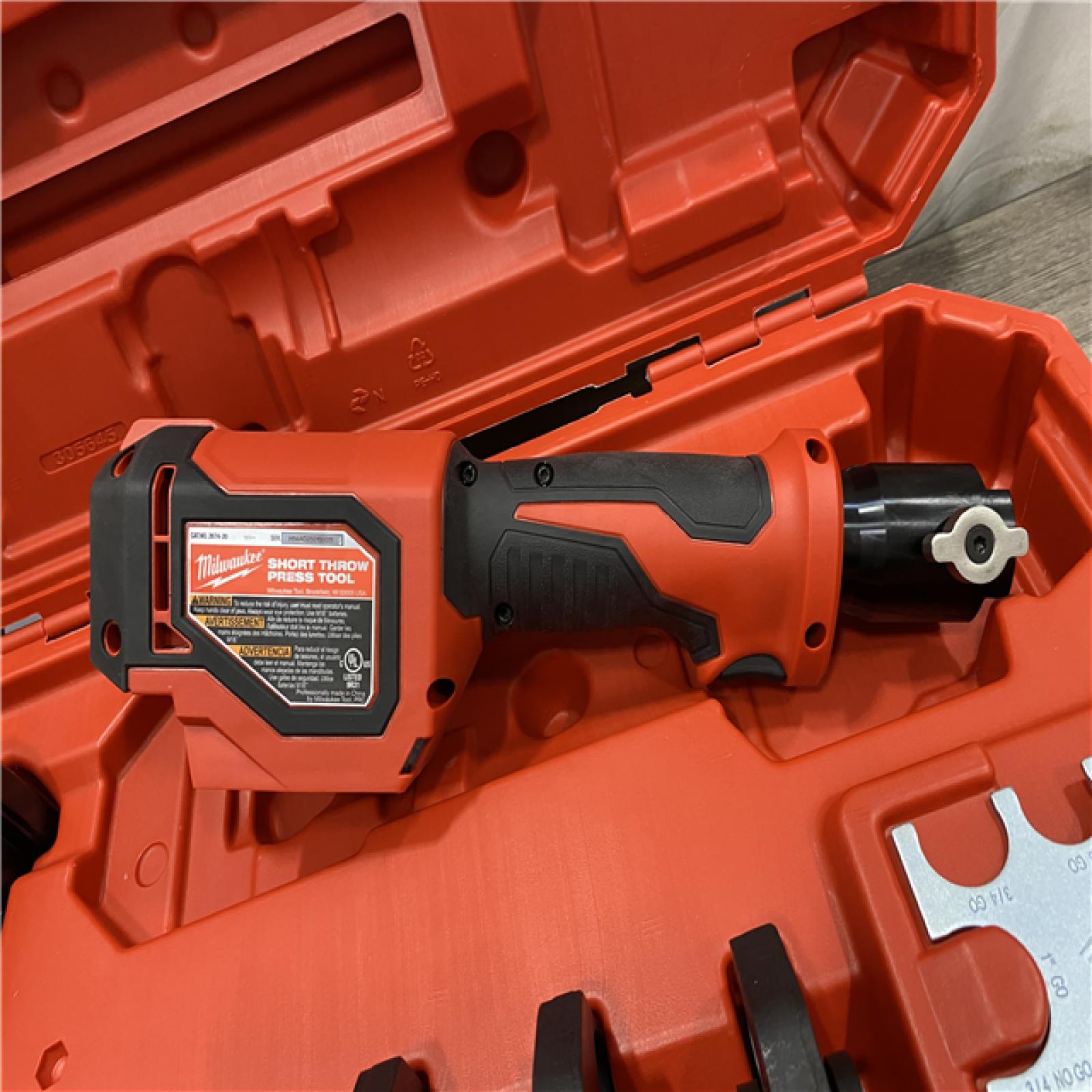 AS-IS Milwaukee 18V Lithium-Ion Cordless Short Throw Press Tool Kit