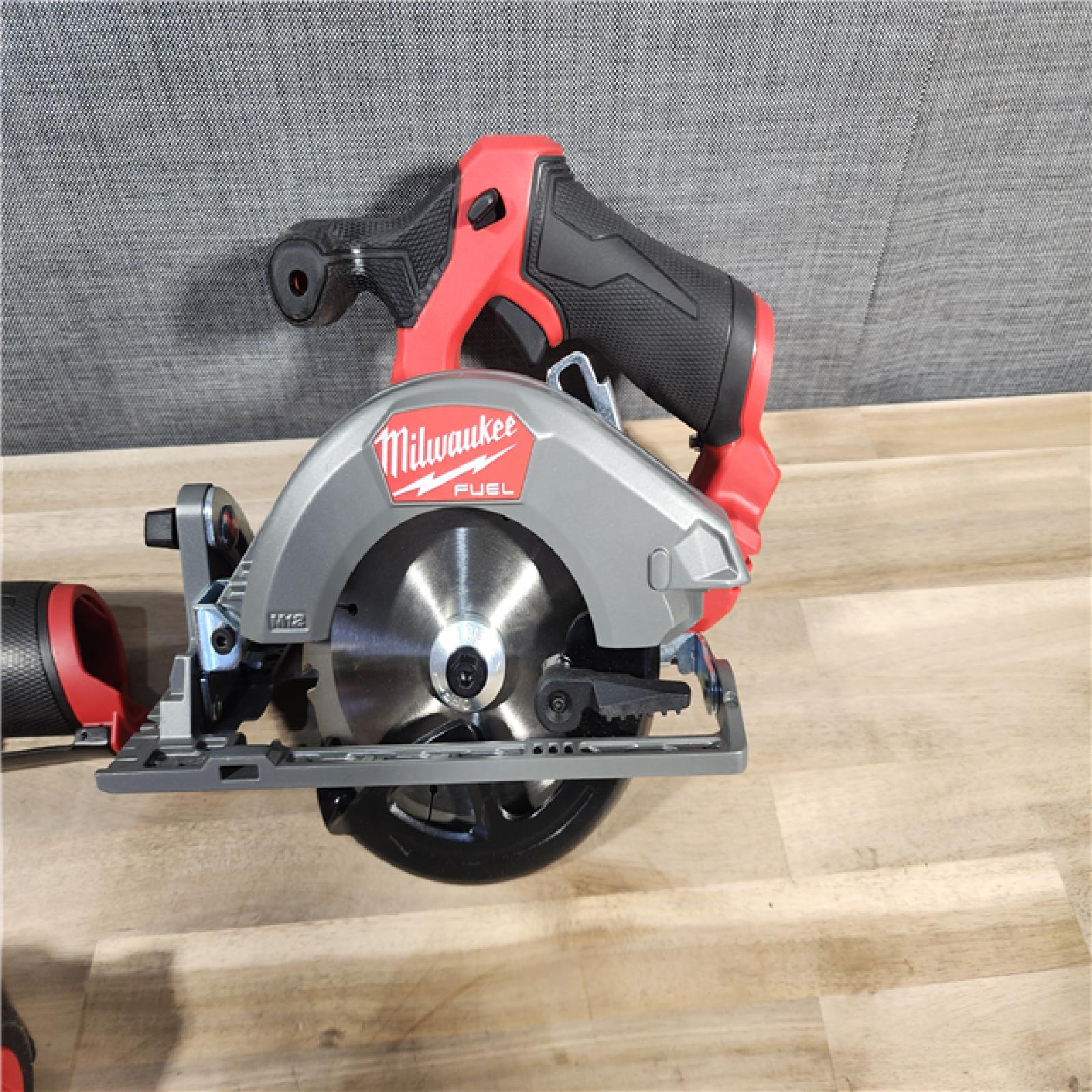 HOUSTON LOCATION - AS-IS MILWAUKEE 4 TOOL COMBO