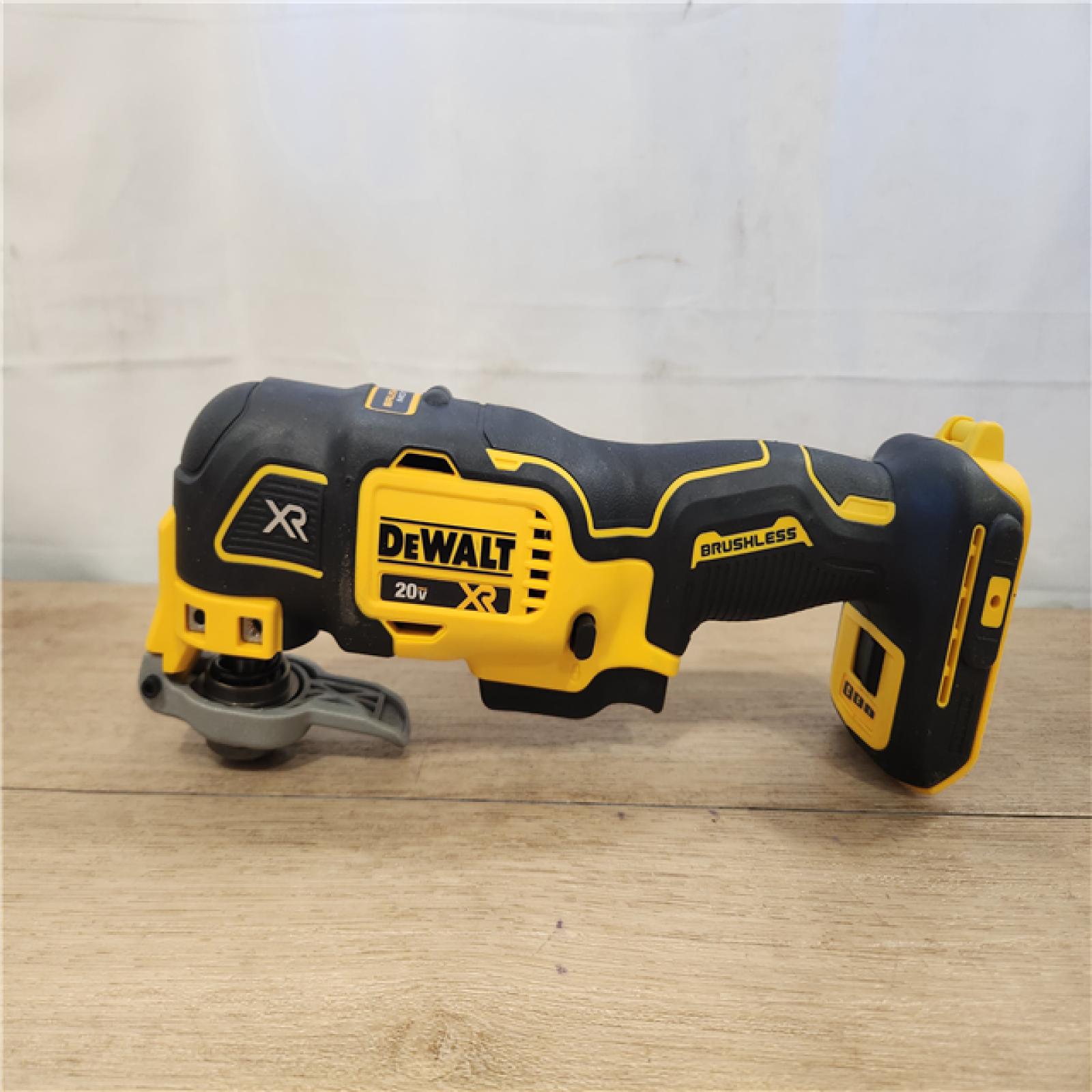 AS-IS- DEWALT 20V MAX XR Brushless Oscillating Multi-Tool Cordless (Tool Only)