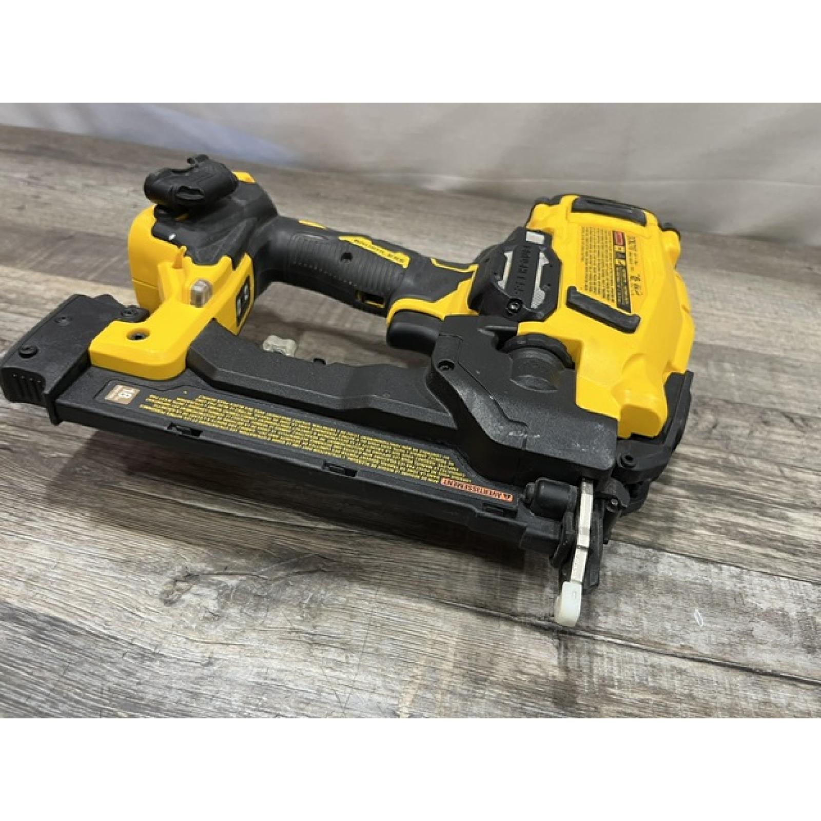 AS-IS DEWALT 20V MAX XR 18 Gauge Cordless Brad Nailer (Tool Only)