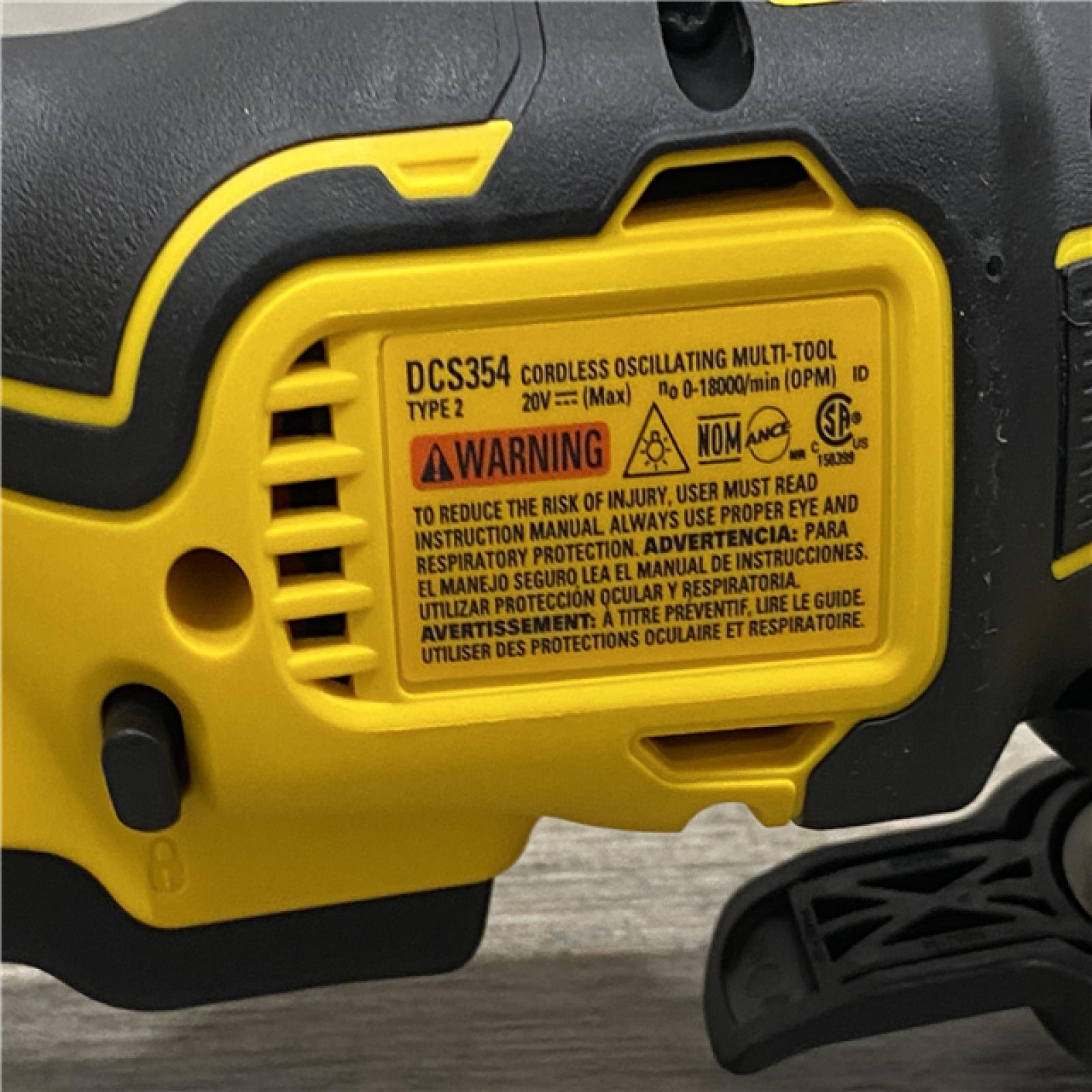 LIKE NEW - DEWALT 20V Lithium-Ion 2-Tool Cordless Combo Kit