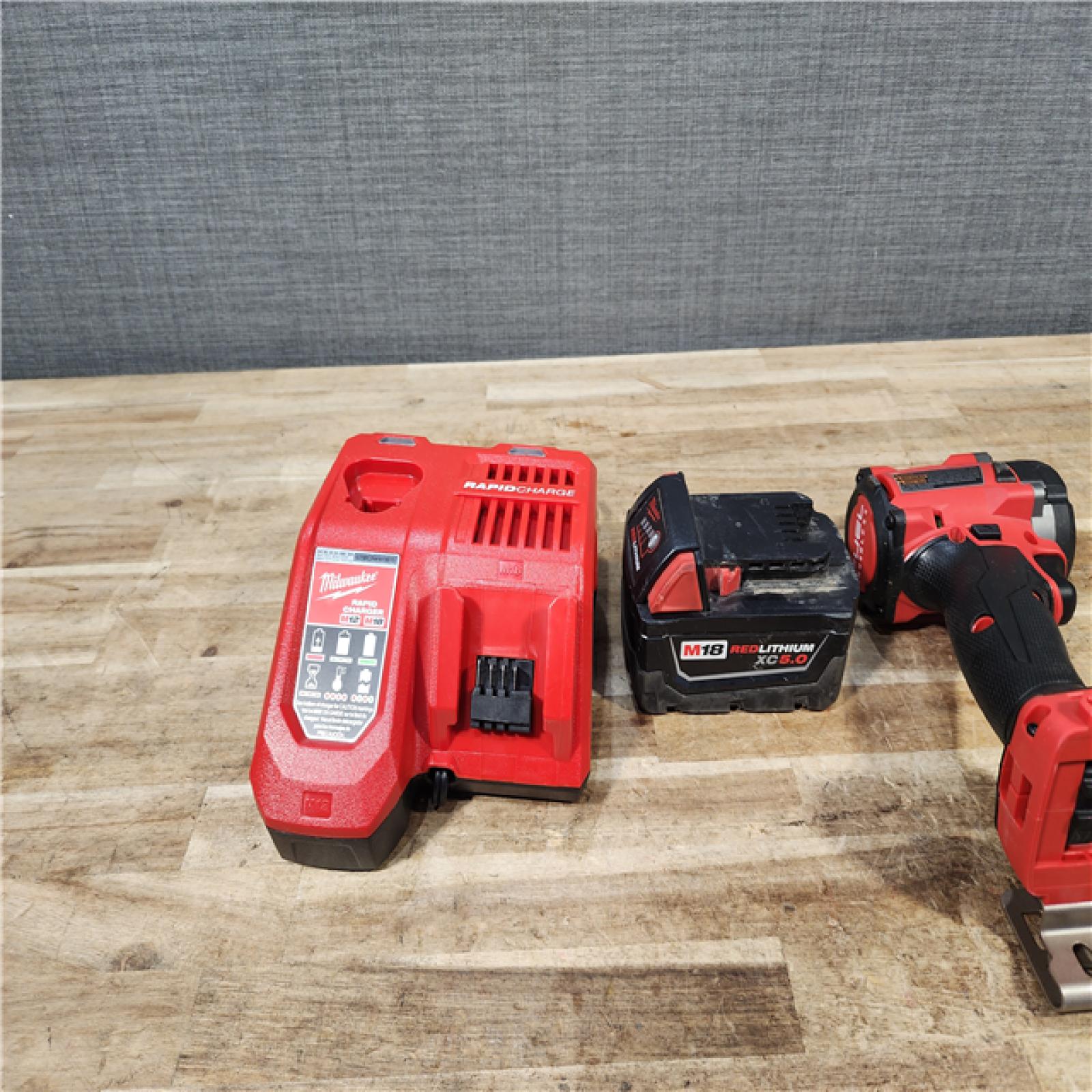 HOUSTON LOCATION - AS - IS Milwaukee M18 FUEL GEN-3 Brushless Cordless 3/8 in. Compact Impact Wrench Kit