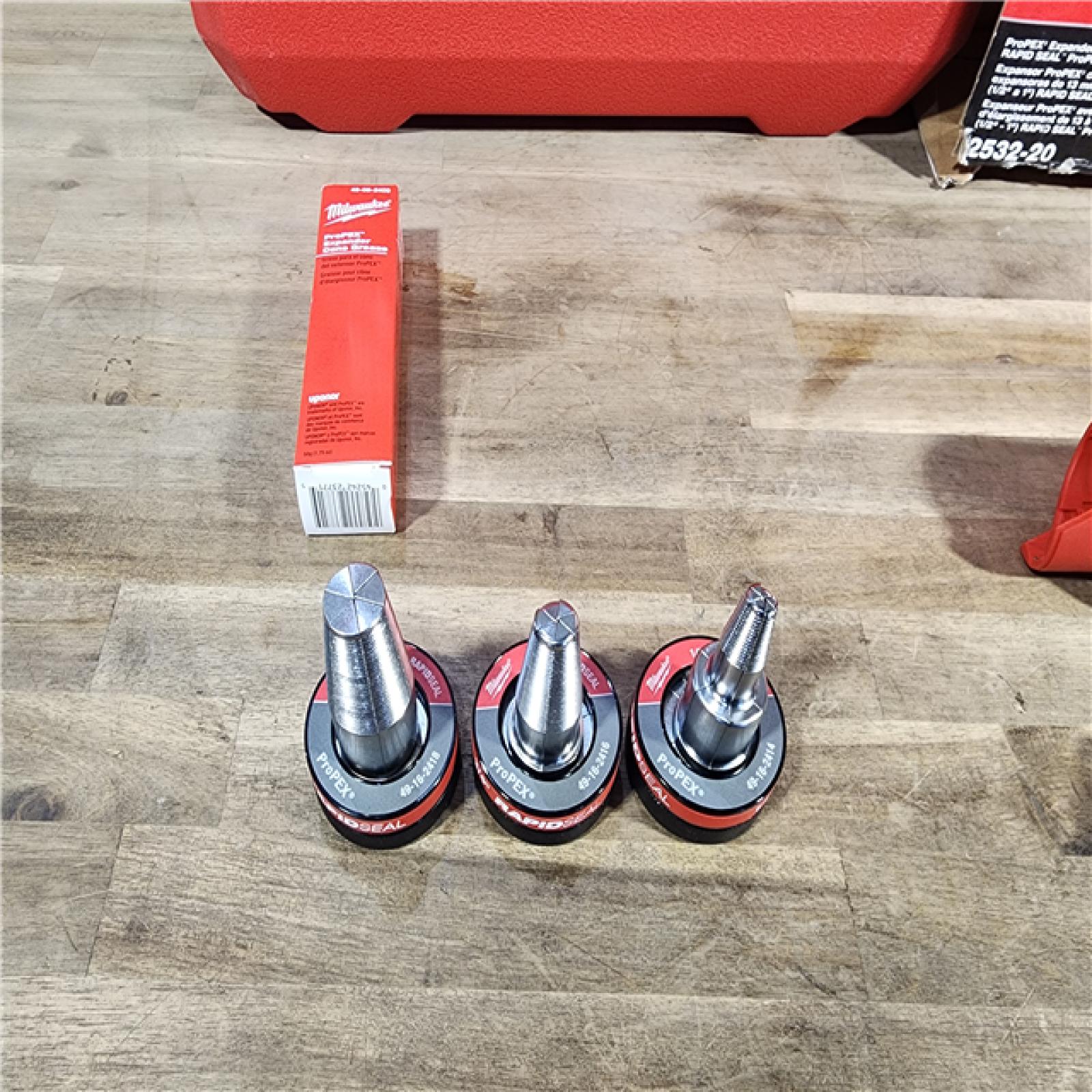 HOUSTON LOCATION - AS-IS Milwaukee 2532-20 M12 FUEL Brushless Lithium-Ion Uponor ProPEX PEX-a Cordless Tubing Expander (Tool Only)