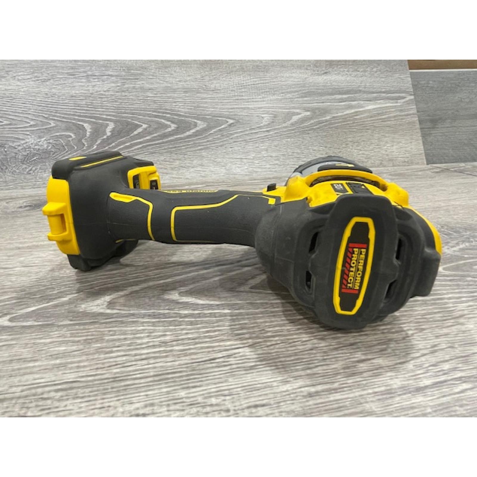 AS-IS DEWALT 20V XR Lithium-Ion Cordless Hammer Drill Kit
