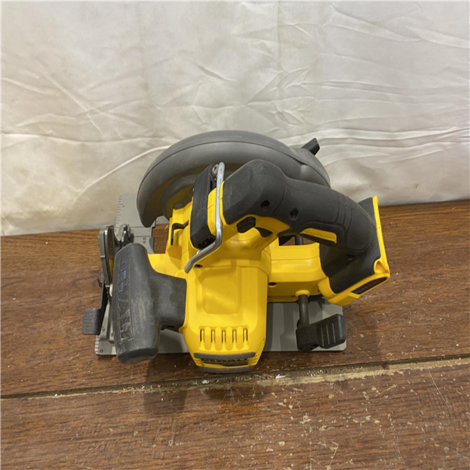 AS-IS DeWALT Flexvolt Max 7-1/4  60V Brushless Circular Saw DCS578B