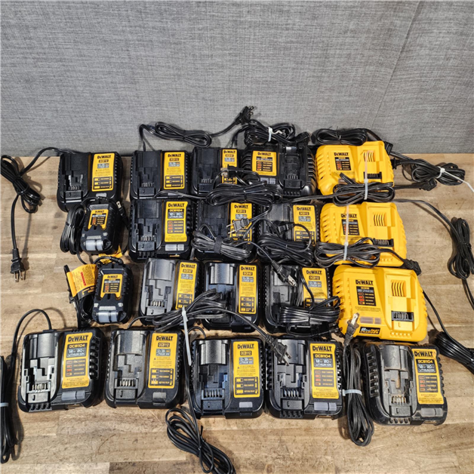 HOUSTON LOCATION - AS-IS DEWALT BATTERY CHARGER PACK QTY - 20