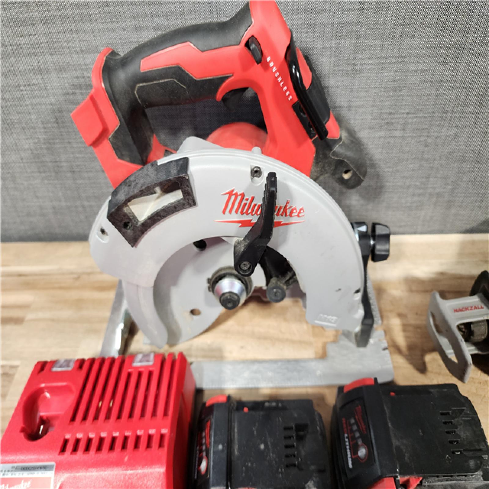 HOUSTON LOCATION - AS - IS Milwaukee 4 Tool Combo Kit W/ (2) Battery & Charger