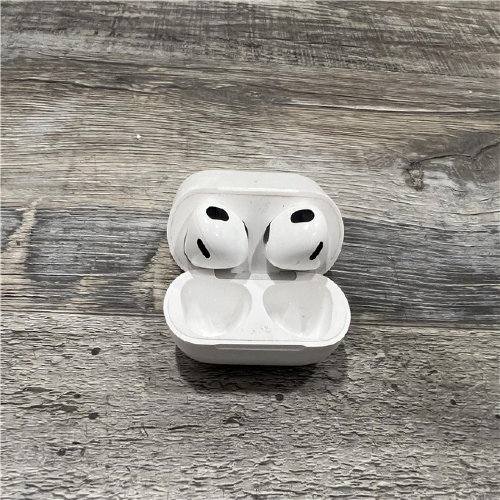 AS-IS Apple - AirPods (3rd generation) with Lightning Charging Case - White