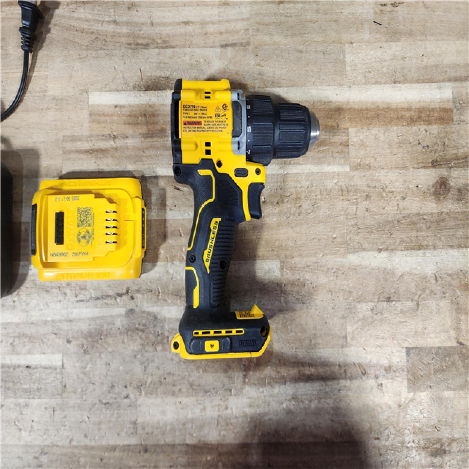 HOUSTON LOCATION - AS - IS DEWALT Atomic 20V Lithium-Ion Cordless Compact 1/2 in. Drill/Driver Kit