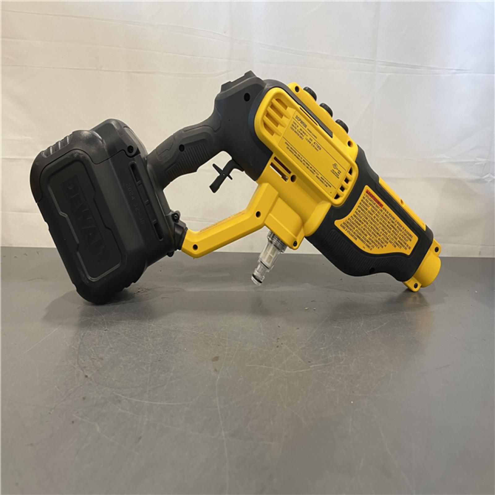 AS-IS - DeWalt 20V MAX 550 PSI 1.0 GPM Cold Water Cordless Battery Power Cleaner with 4 Nozzles