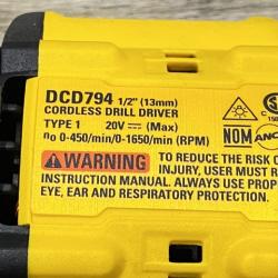 AS-IS DEWALT Atomic 20V Lithium-Ion Cordless Compact 1/2 in. Drill/Driver Kit