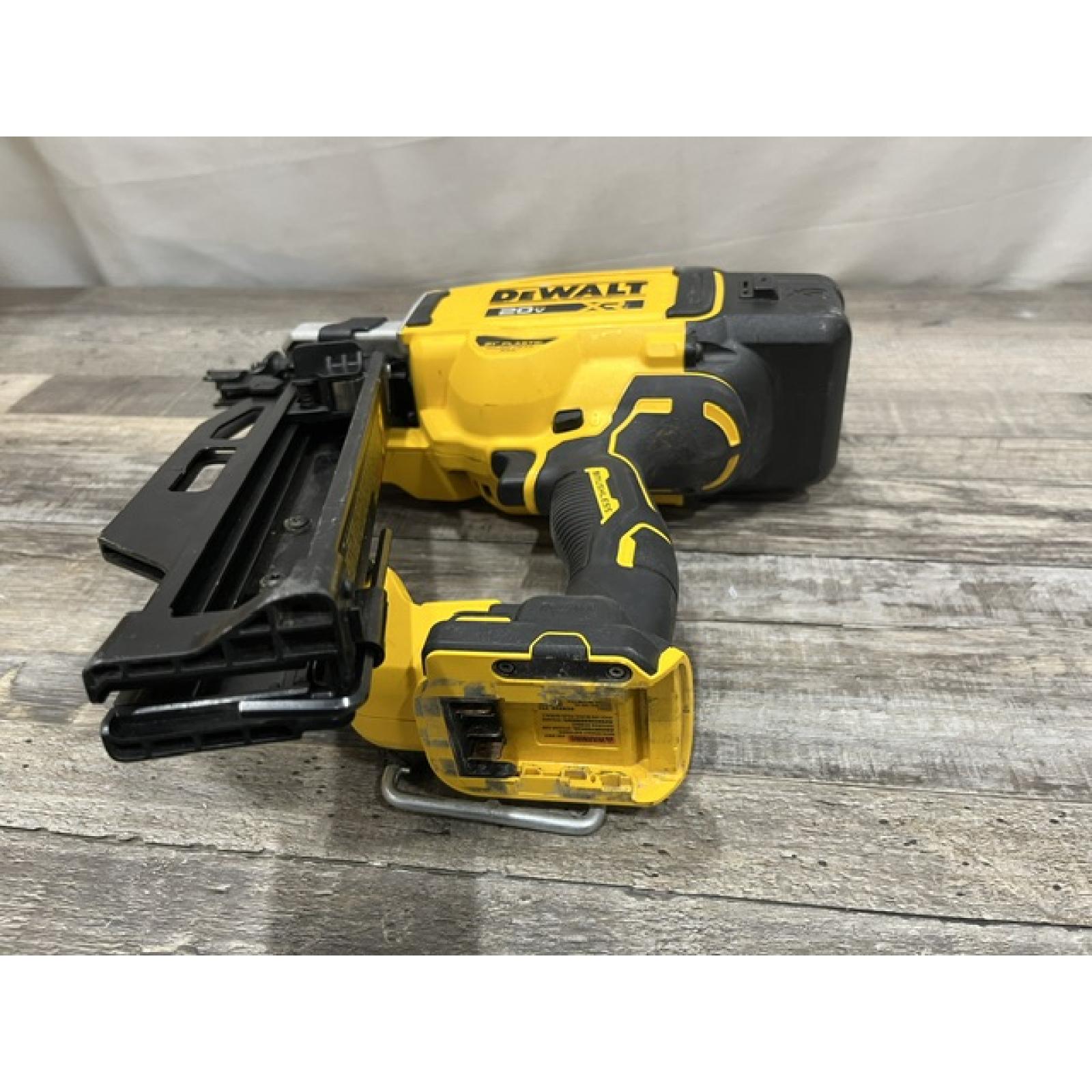 AS-IS DEWALT 20-Volt 21° Cordless Framing Nailer (Tool-Only)