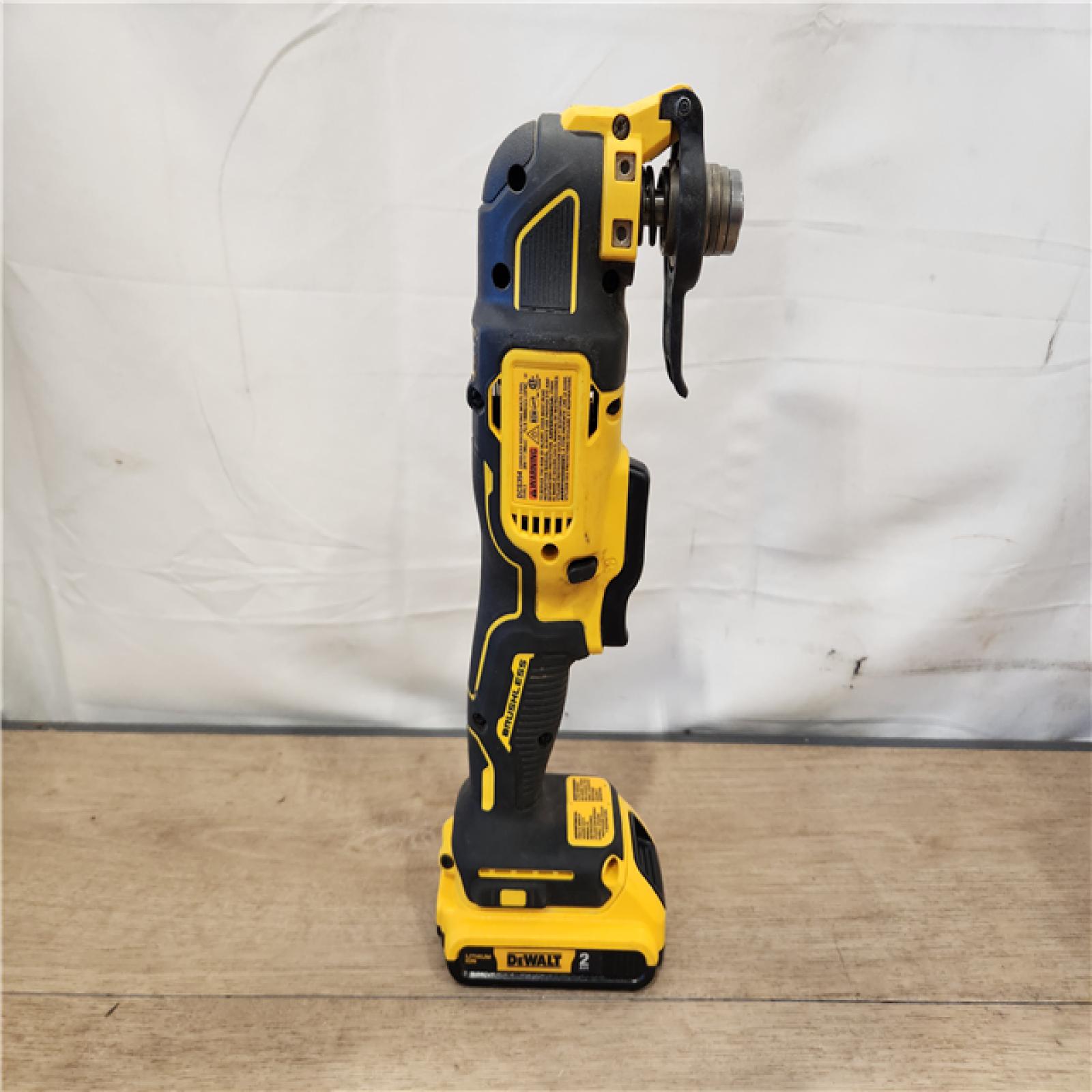 DEWALT ATOMIC 20V MAX Cordless Brushless Oscillating Multi Tool Kit