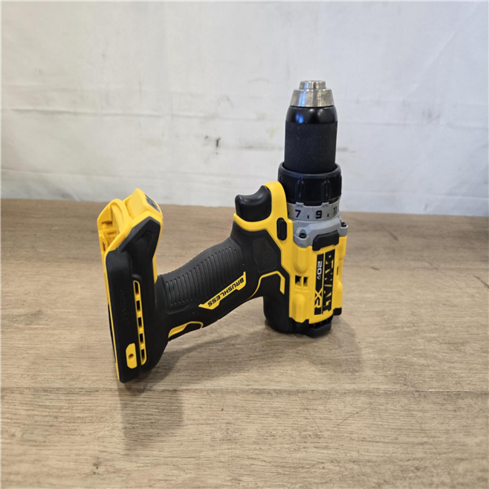 AS-IS DEWALT 20V XR Cordless 1/2 in. Drill/Driver Kit