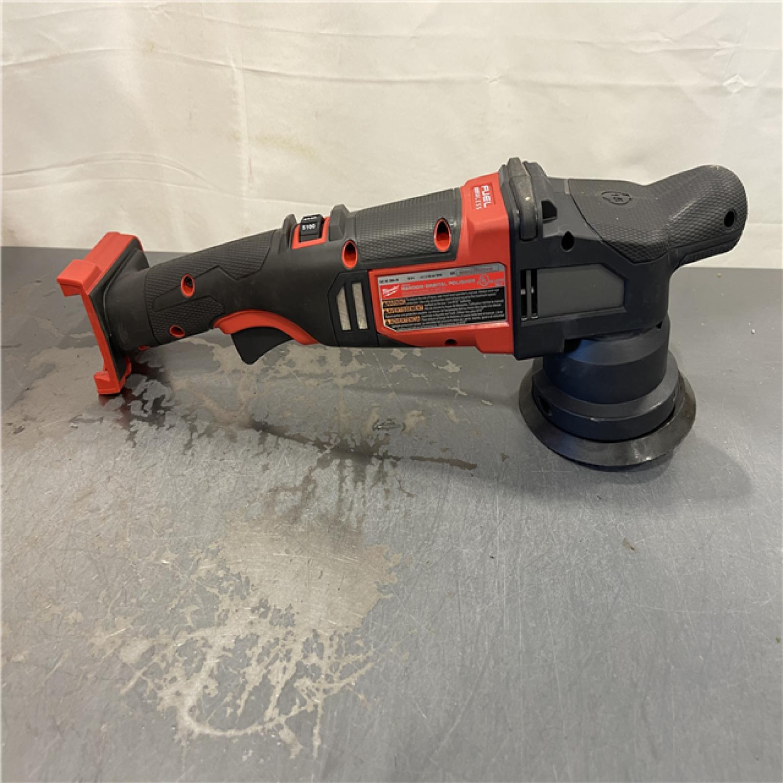 AS-IS - Milwaukee M18 FUEL18V Lithium-Ion Brushless Cordless 15MM DA Polisher
