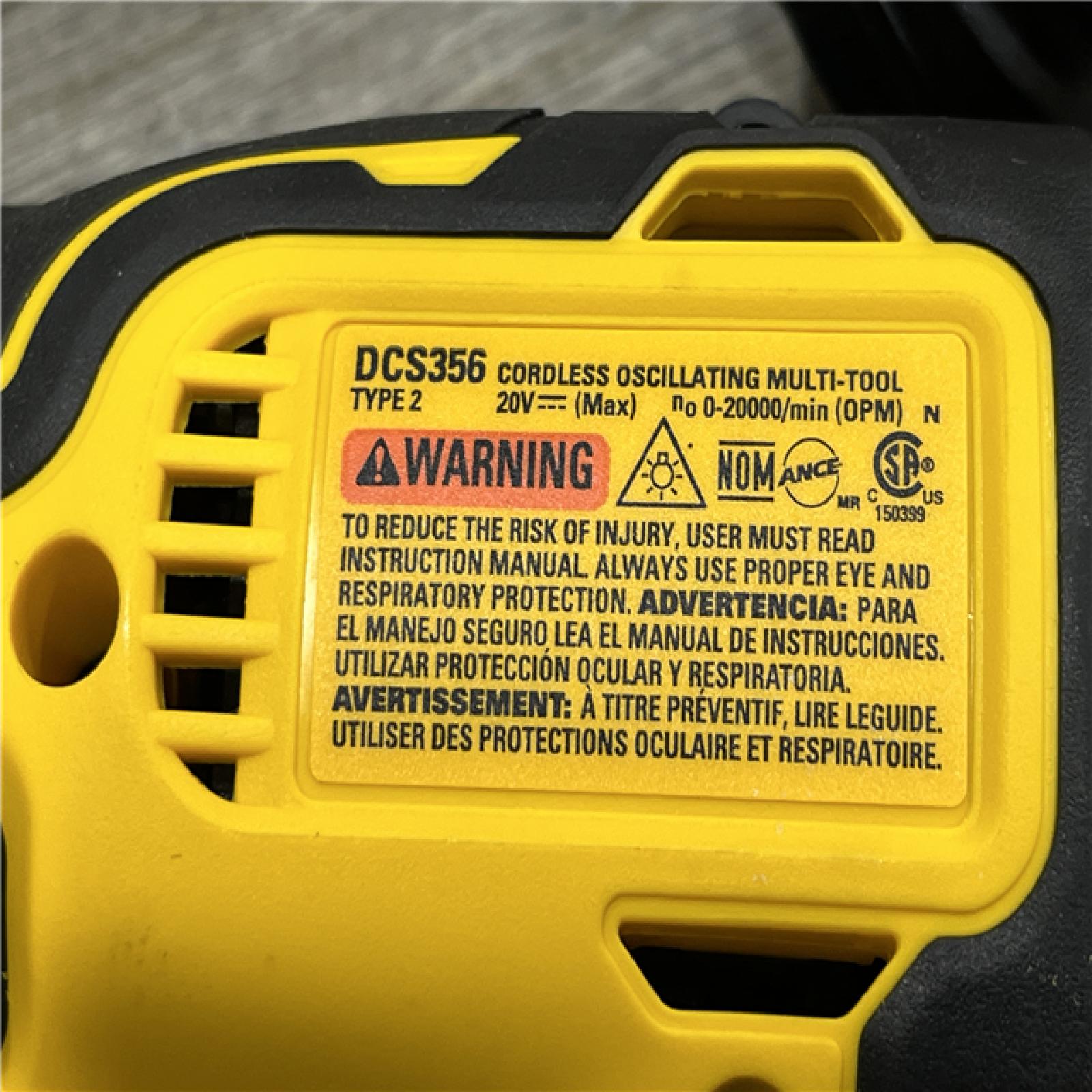 AS-IS DEWALT 20V MAX XR Lithium-Ion Cordless 2-Tool Combo Oscillating Multi-Tool and 5 Random Orbital Sander
