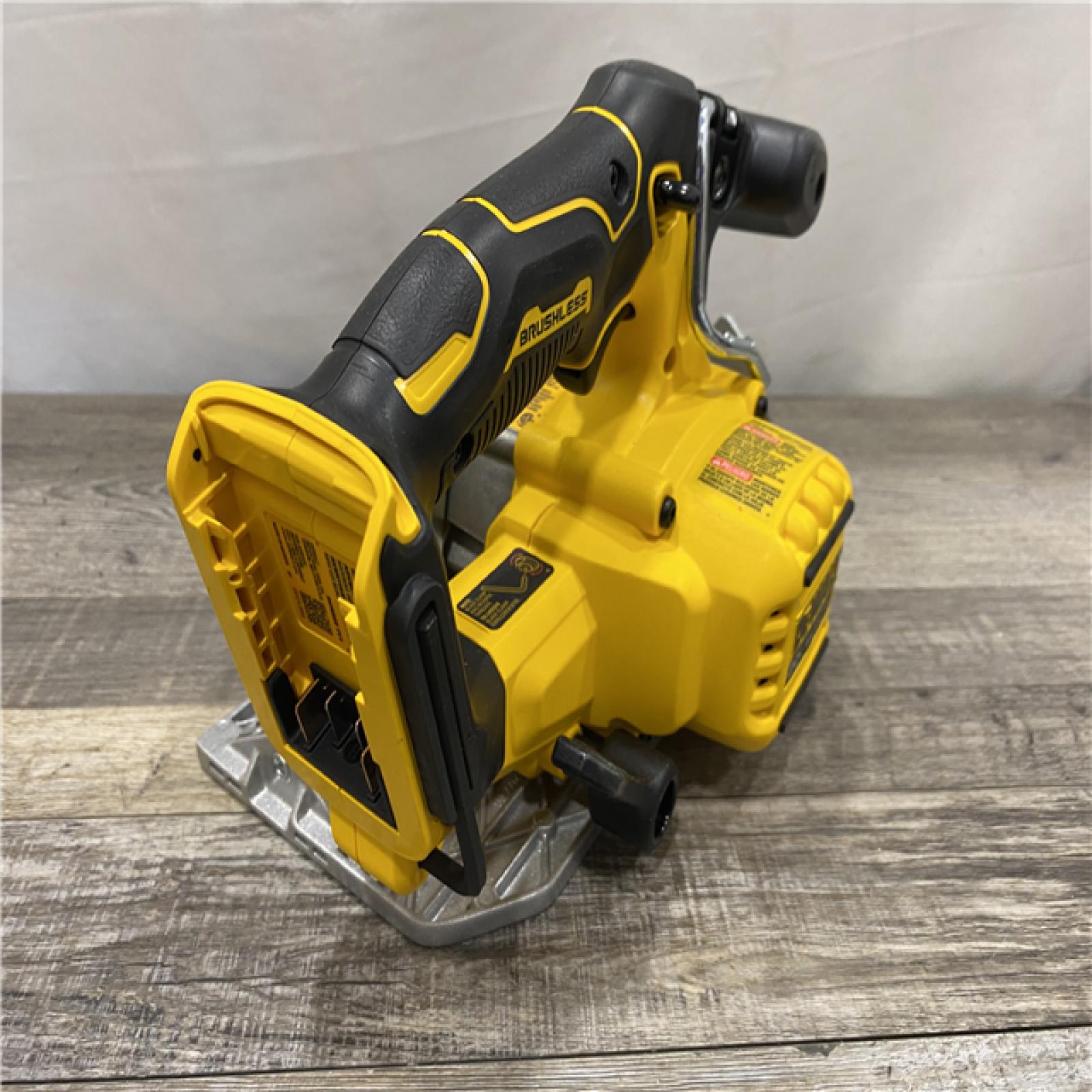 AS-IS DEWALT 20V MAX Cordless Brushless 6-1/2 in. Sidewinder Style Circular Saw (Tool Only)