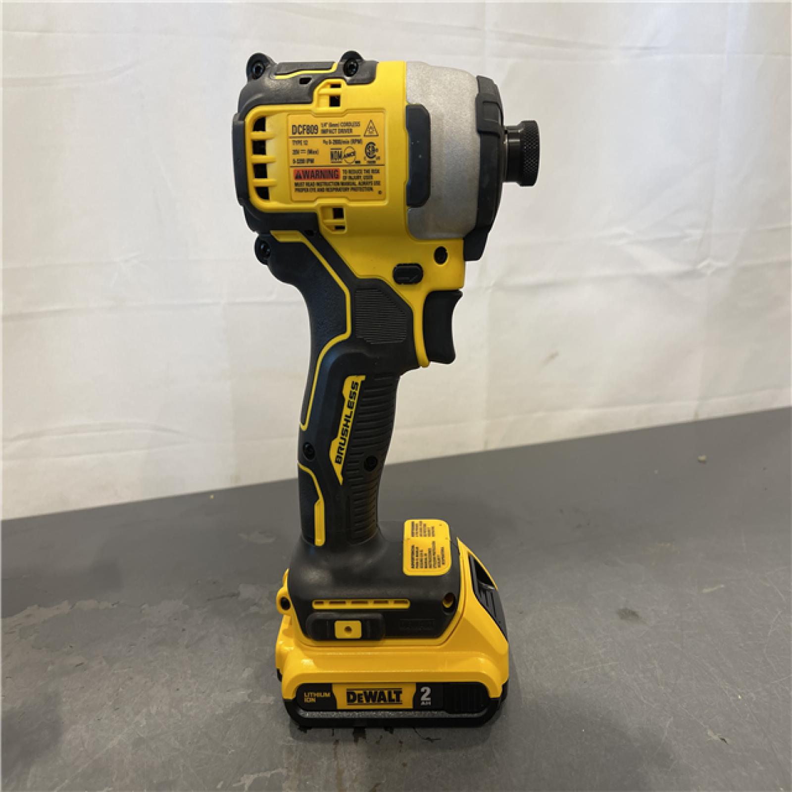 AS-IS - DeWALT ATOMIC 20V Max Lithium-Ion Brushless Cordless Compact 1/4 in. Impact Driver Kit