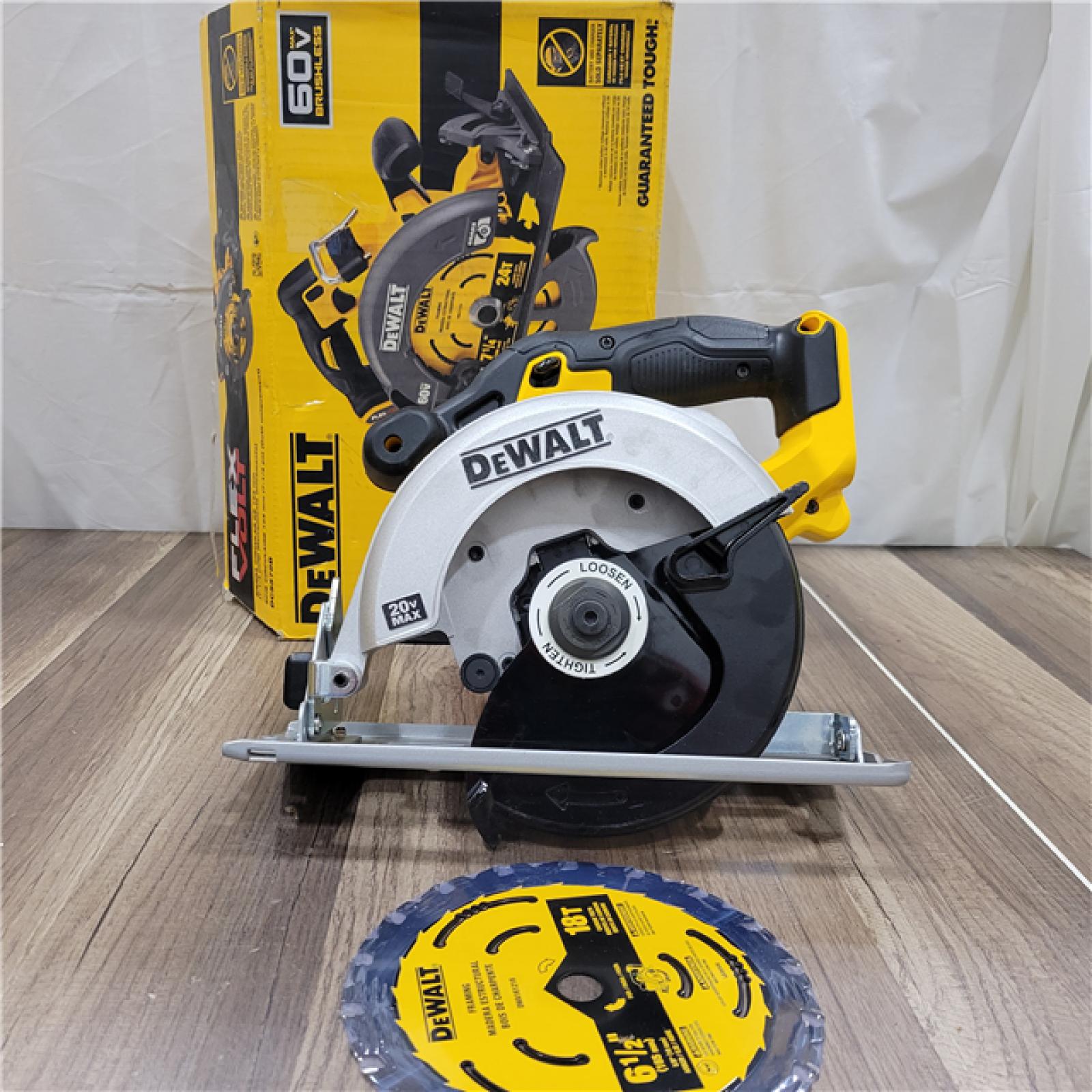 AS-IS  DeWALT Flexvolt Max 7-1/4  60V Brushless Circular Saw DCS578B
