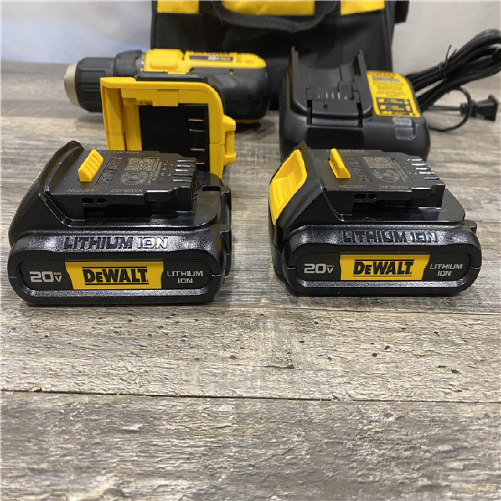 AS-IS DEWALT 20V MAX Cordless 1/2 in. Drill/Driver Kit