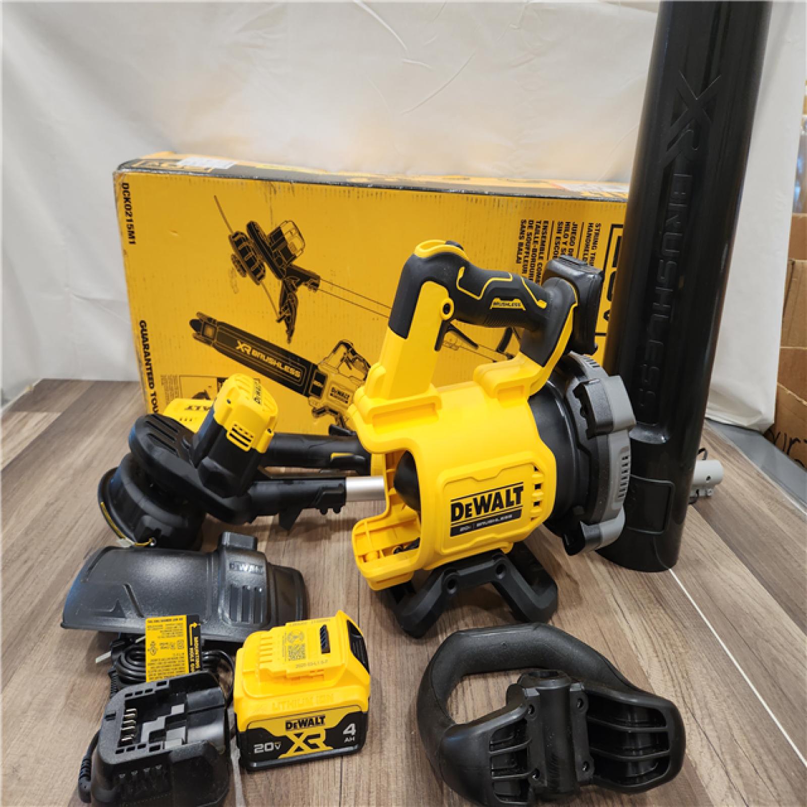 AS-IS DeWalt 20V MAX DCKO215M1 13 in. 20 V Battery Blower/Trimmer Kit (Battery & Charger)