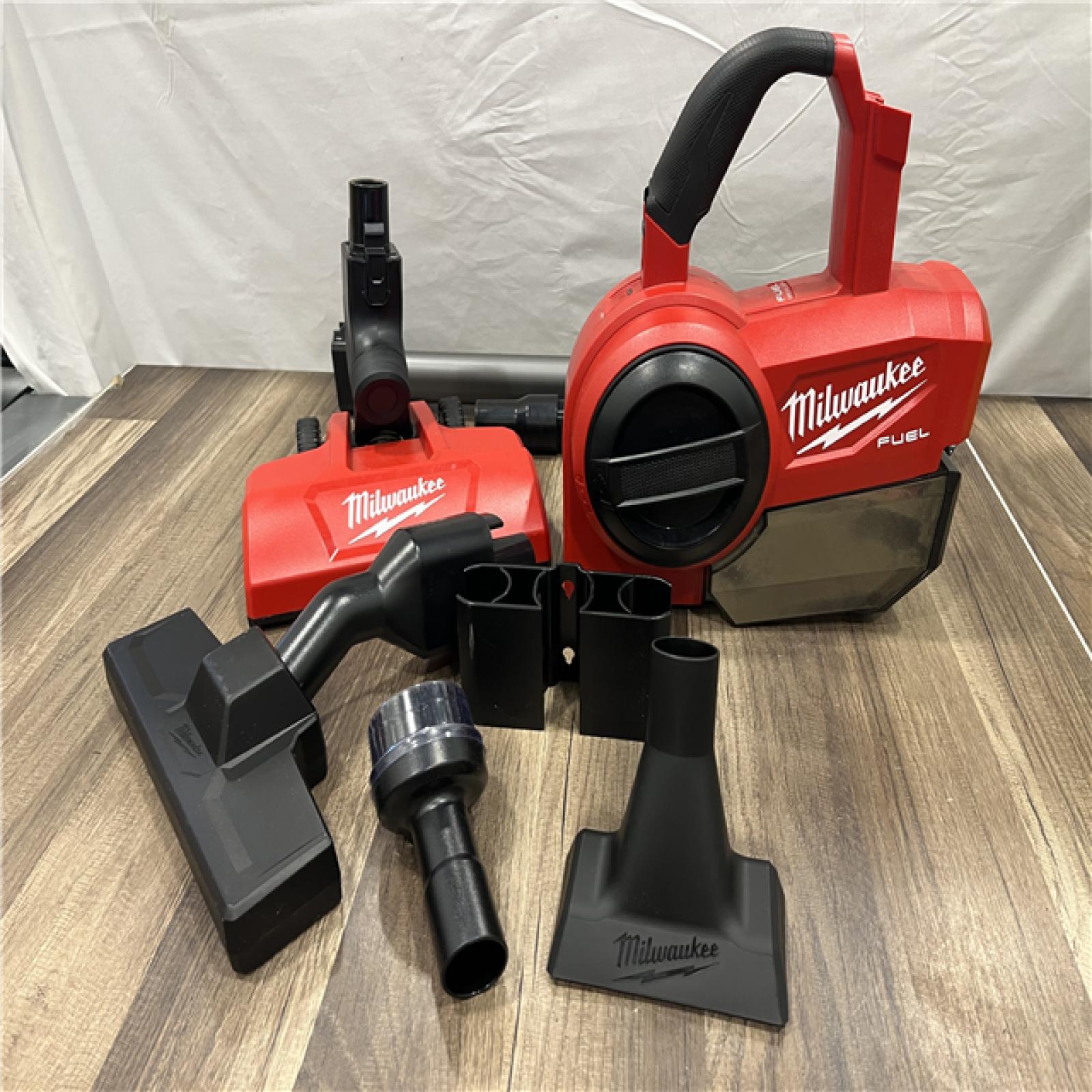 GOOD Milwaukee M18 FUEL 0940-20 0.25 Gal Cordless Compact Hand Vacuum Tool Only 18 V