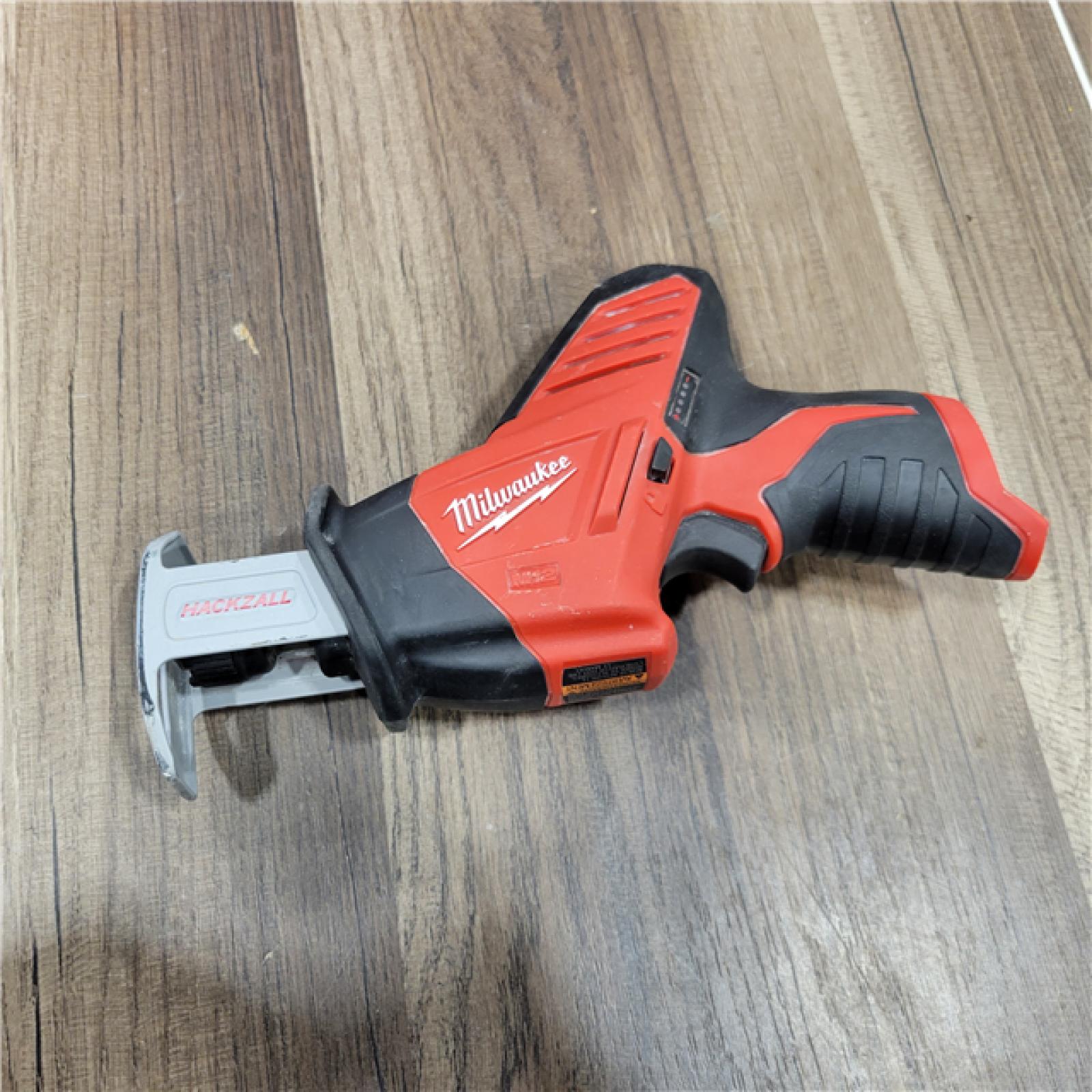 AS-IS MILWAUKEE M12 Fuel Kit De Sierra Sable Reciproca Hackzall Con 1 BaterÃ­a Milwaukee