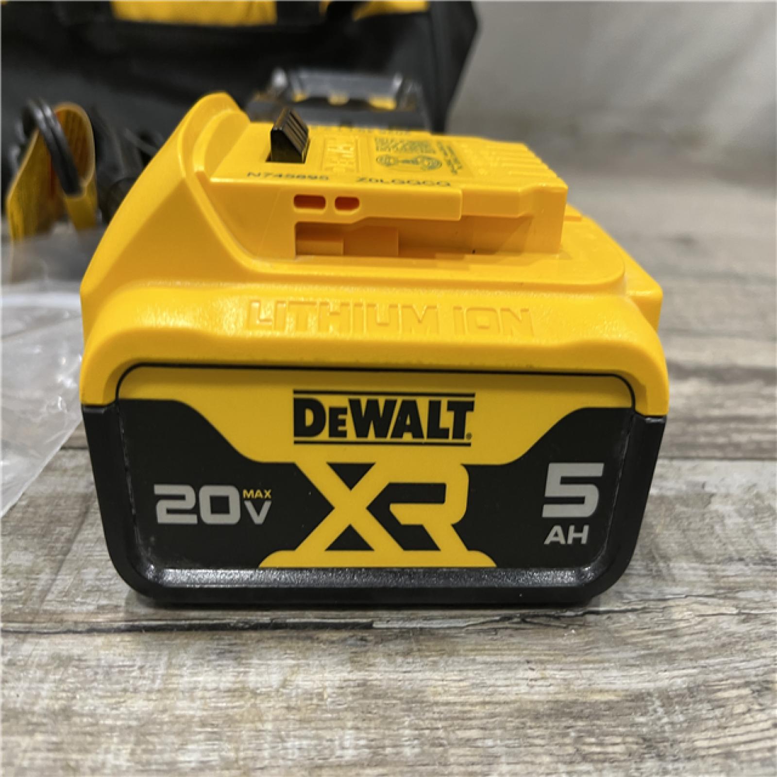 AS-IS DEWALT ATOMIC 20V MAX Lithium-Ion Cordless 1/4 in. Brushless Impact Driver Kit