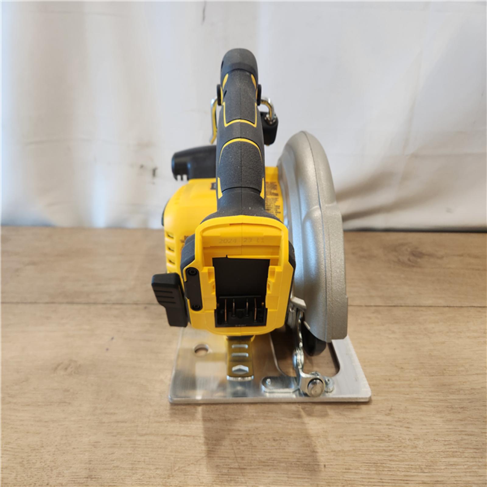 AS-IS- 20-Volt MAX 7-1/4 in. Cordless Circular Saw (Tool Only)