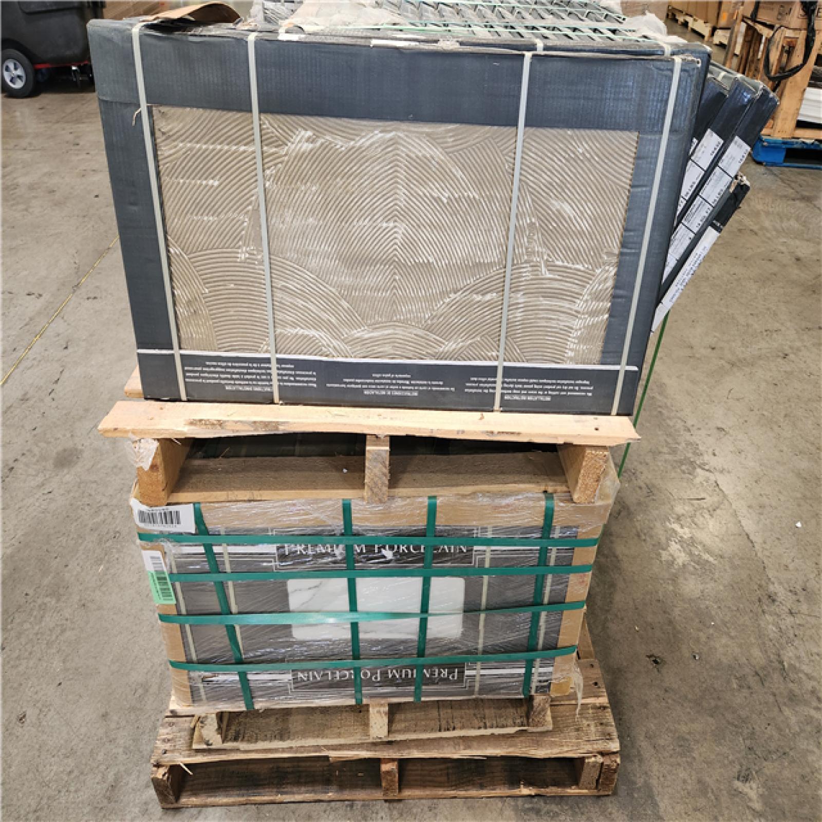 Phoenix Location AS-IS MSI Carrara Noire 16 in. x 32 in. Polished Porcelain Marble Look Floor and Wall Tile (596 sq. ft./42 Case)