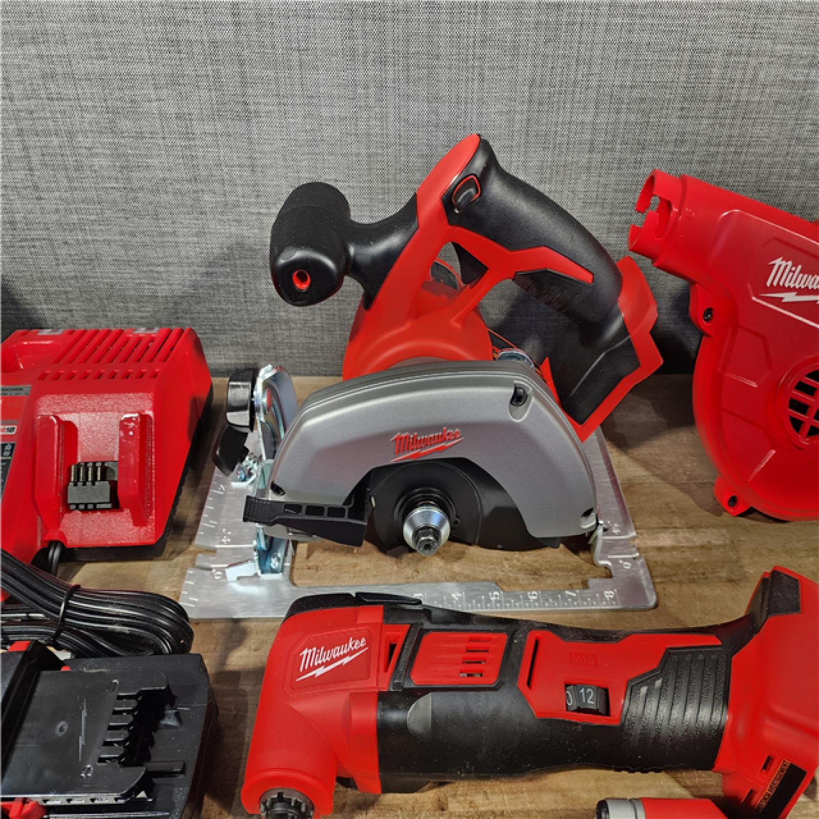 HOUSTON LOCATION - AS-IS (APPEARS LIKE NEW) Milwaukee 18-Volt Lithium-Ion Cordless (9-Tool) Combo Kit